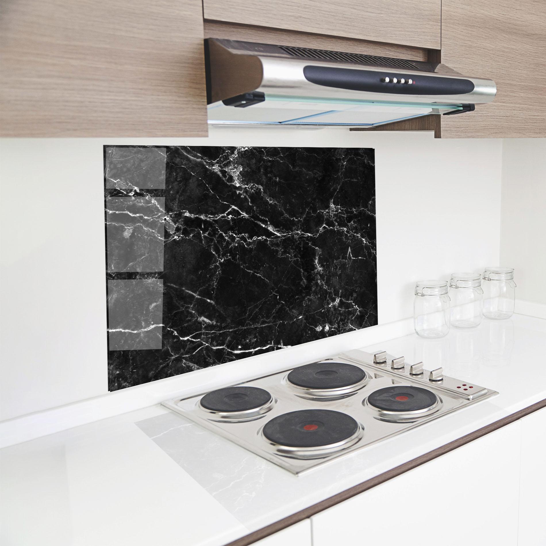 Panel Szklany do Kuchni Black White Marble mockup 8