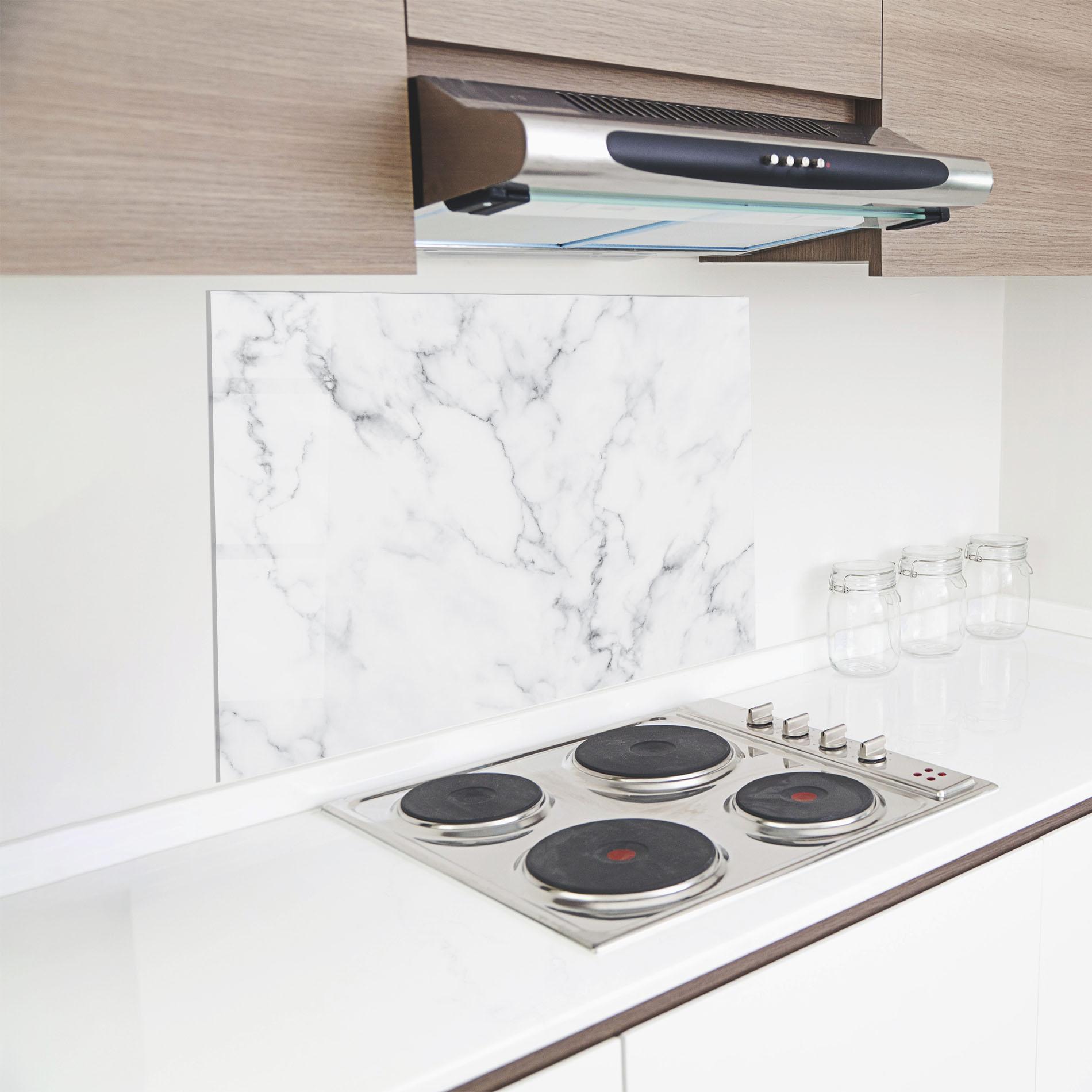 Panel Szklany do Kuchni White Marble Texture mockup 8