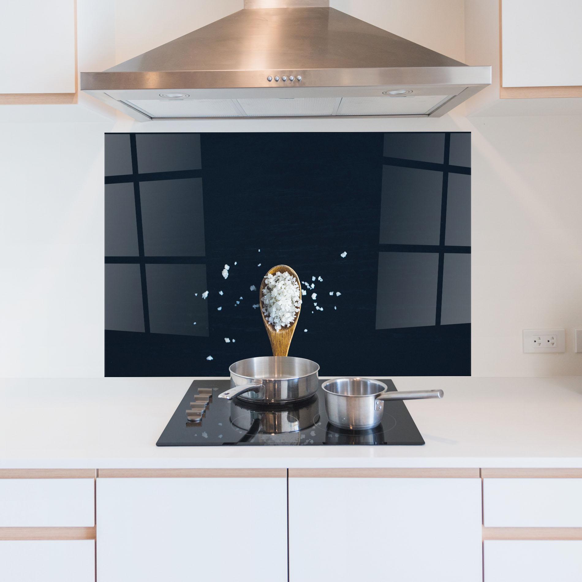 Panel Szklany do Kuchni Salt On Black mockup 5