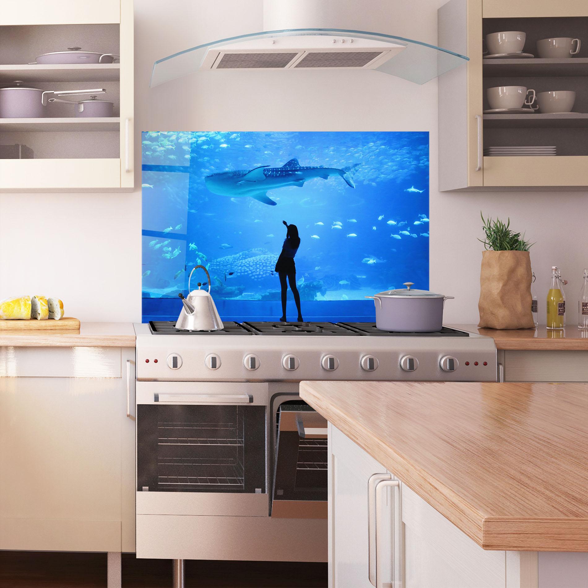 Panel Szklany do Kuchni Aquarium Girl mockup 1