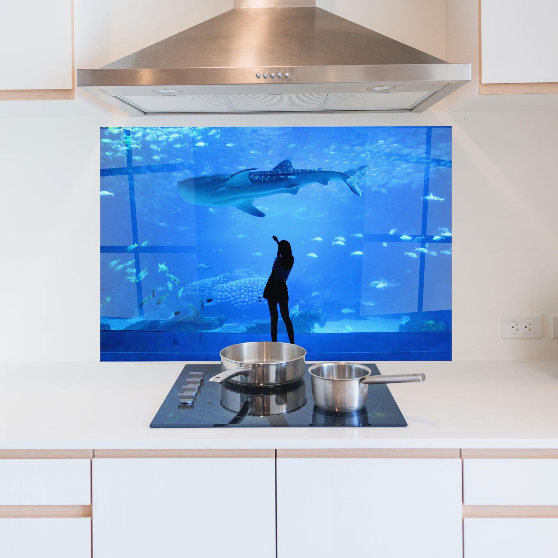 Panel Szklany do Kuchni Aquarium Girl mockup 5