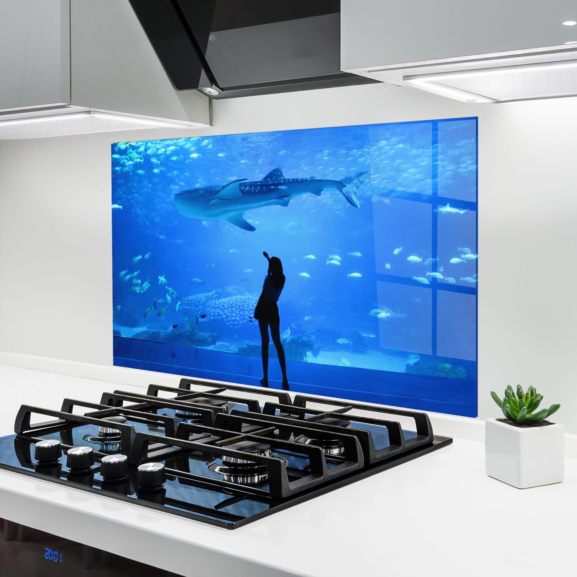 Panel Szklany do Kuchni Aquarium Girl mockup 6