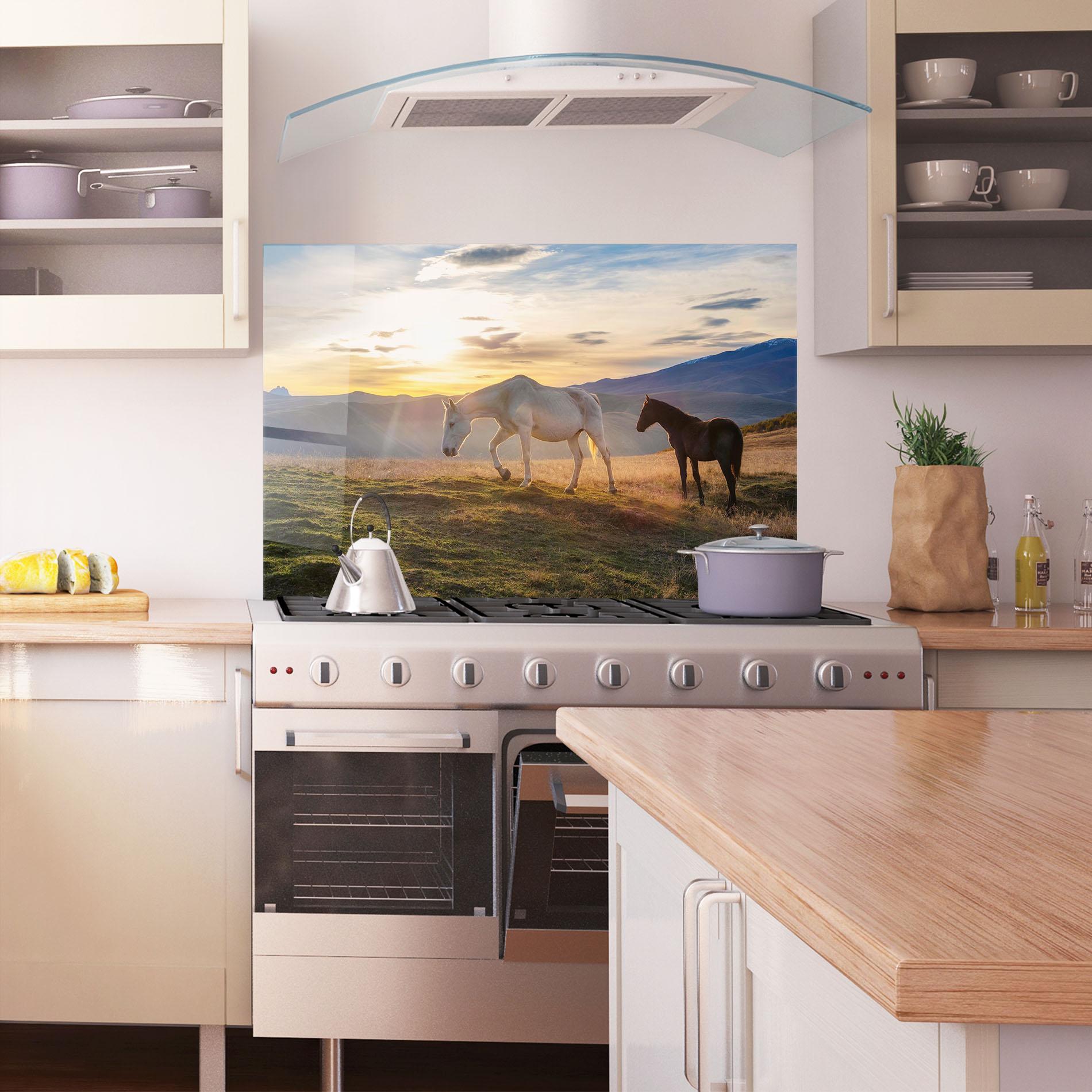 Panel Szklany do Kuchni Mountain White Horse mockup 1