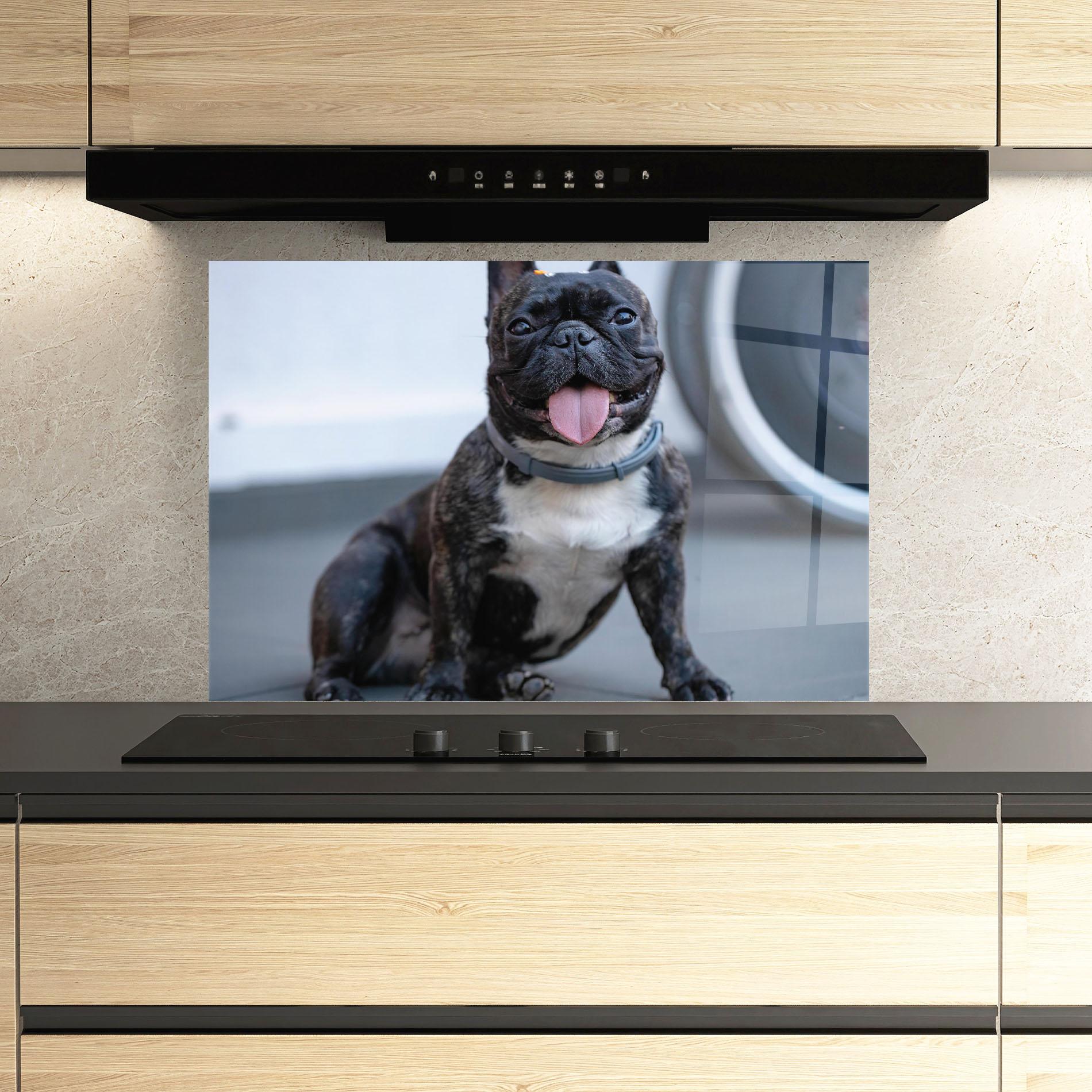 Panel Szklany do Kuchni Happy Black Dog mockup 3