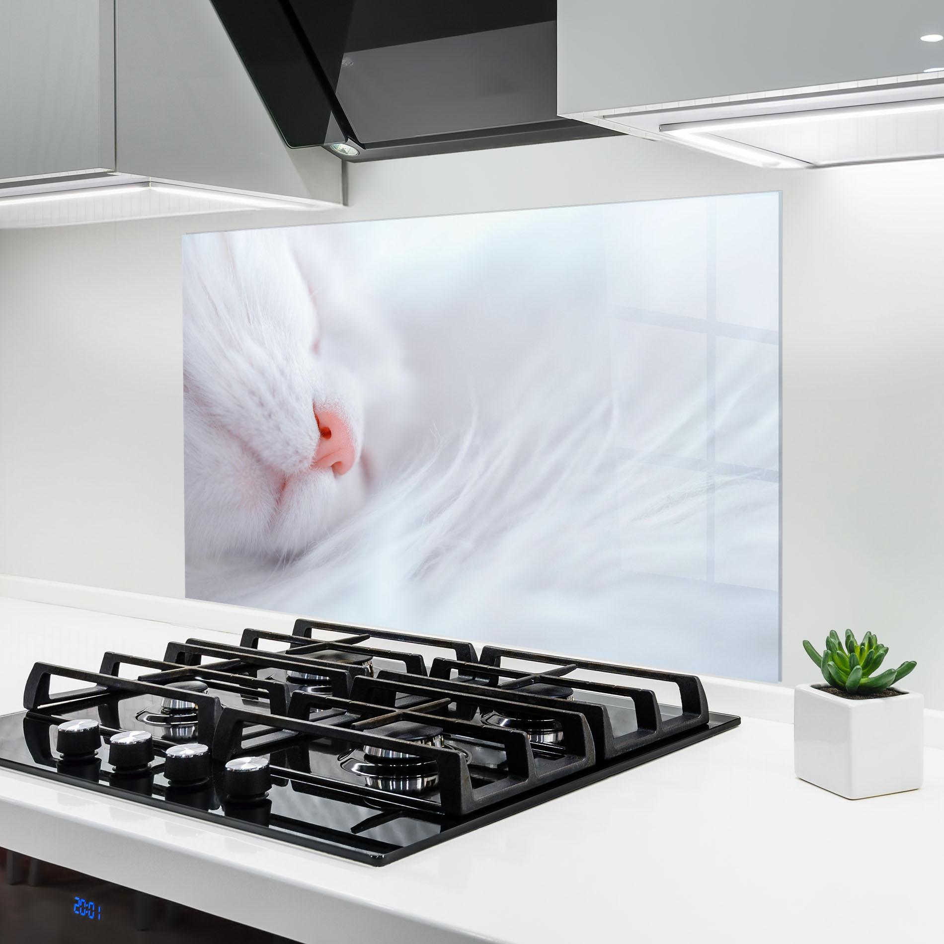 Panel Szklany do Kuchni Dreamy White Cat mockup 6