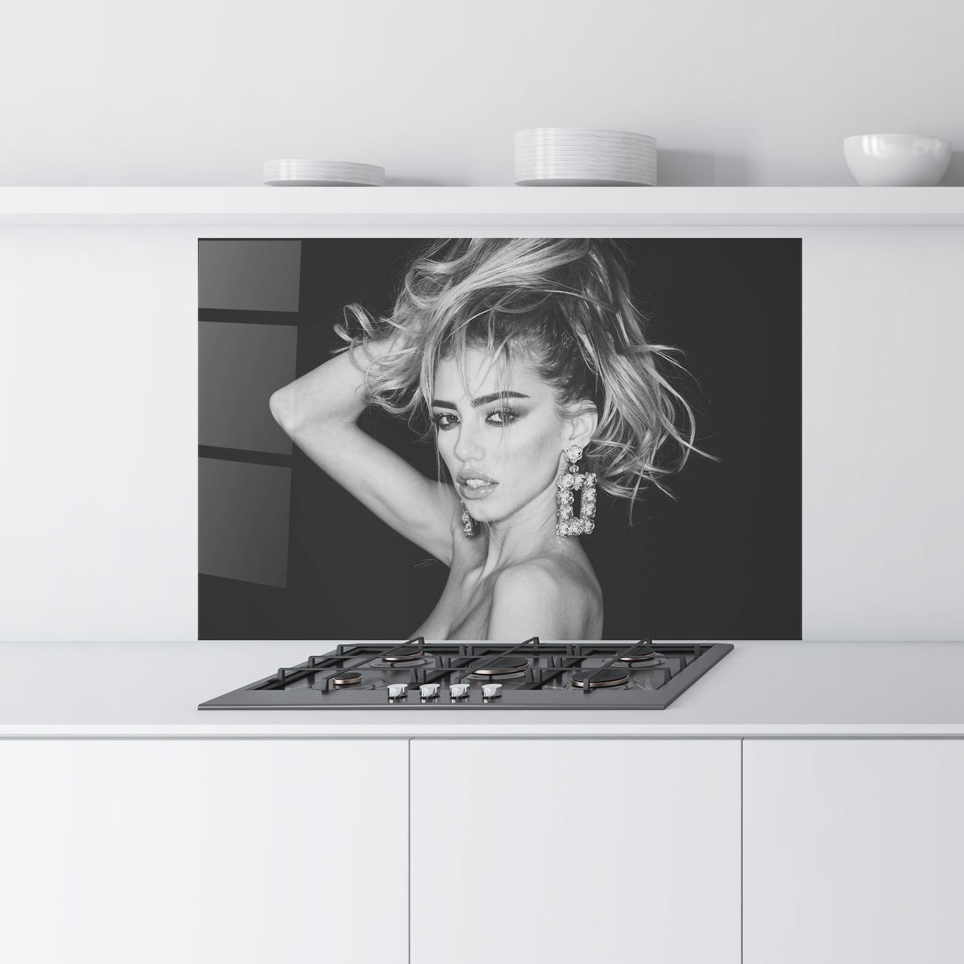 Panel Szklany do Kuchni Grey Flower Earrings mockup 9