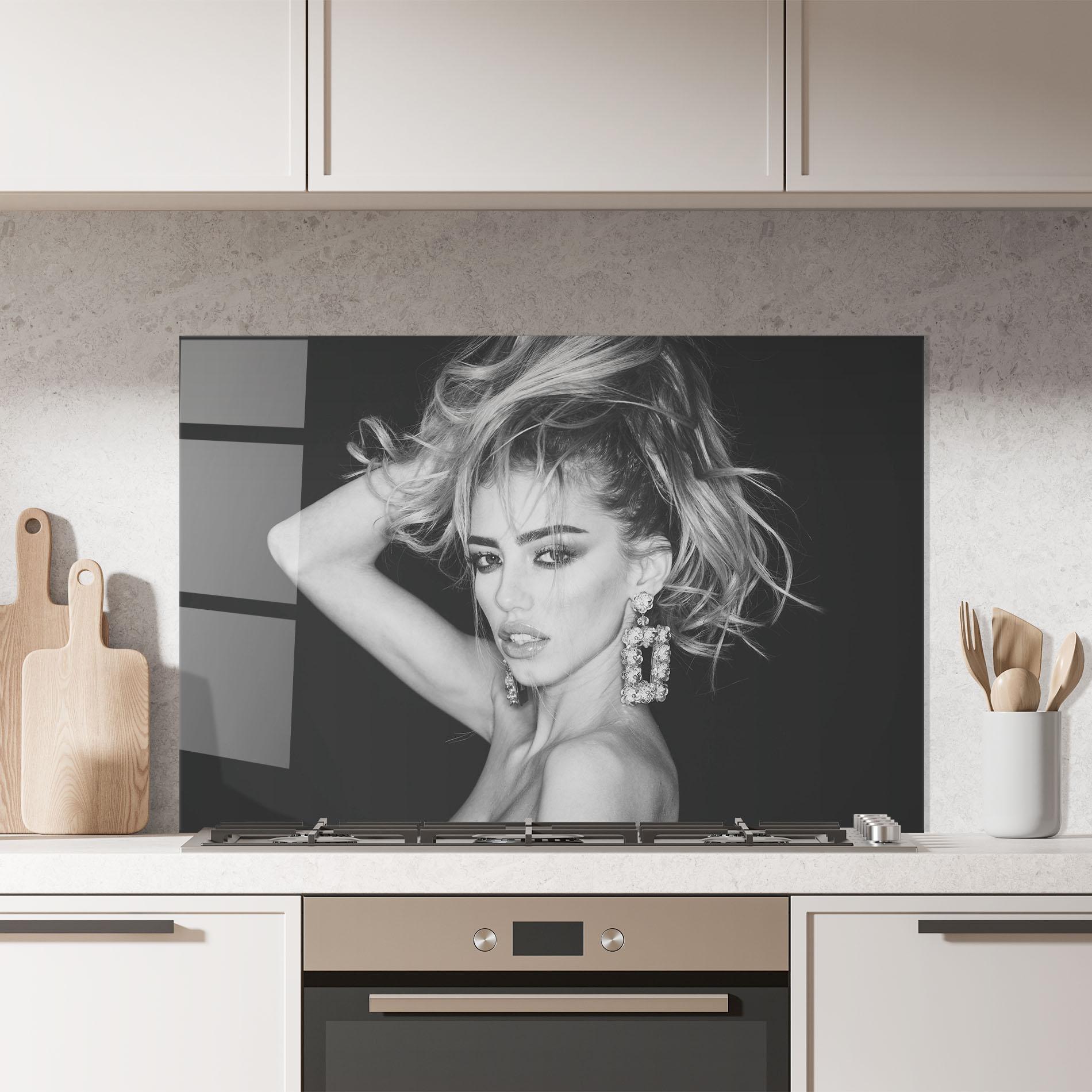 Panel Szklany do Kuchni Grey Flower Earrings mockup 7