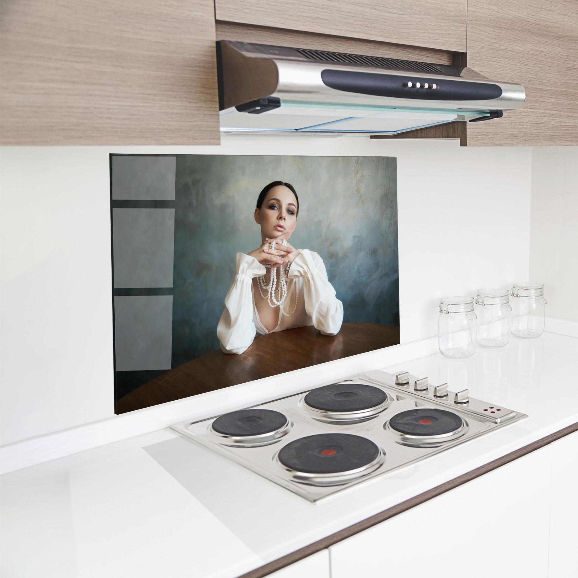 Panel Szklany do Kuchni Girl White Pearls mockup 8