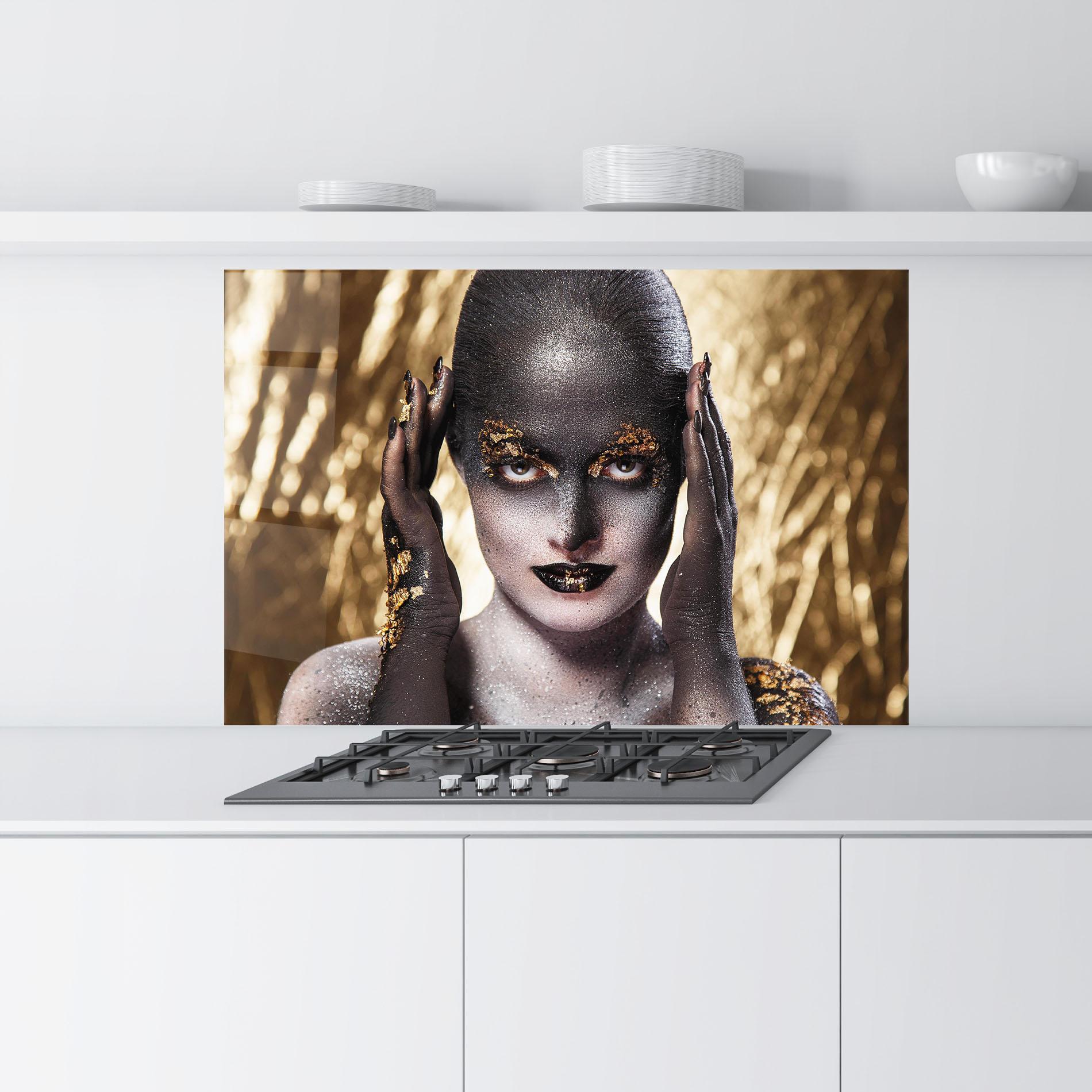 Panel Szklany do Kuchni Glitter Artistic Makeup mockup 9