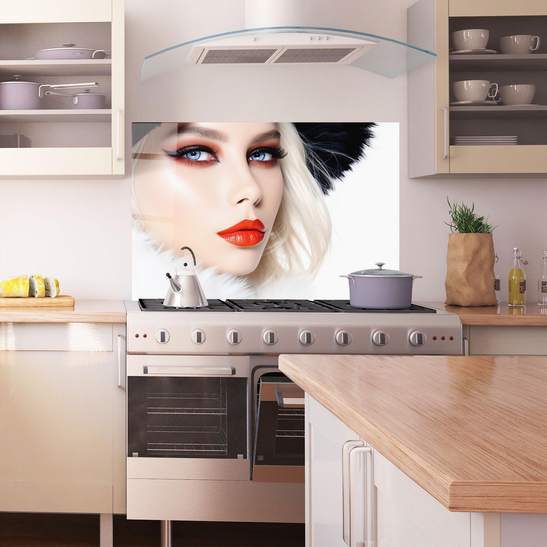 Panel Szklany do Kuchni White Hair Makeup mockup 1