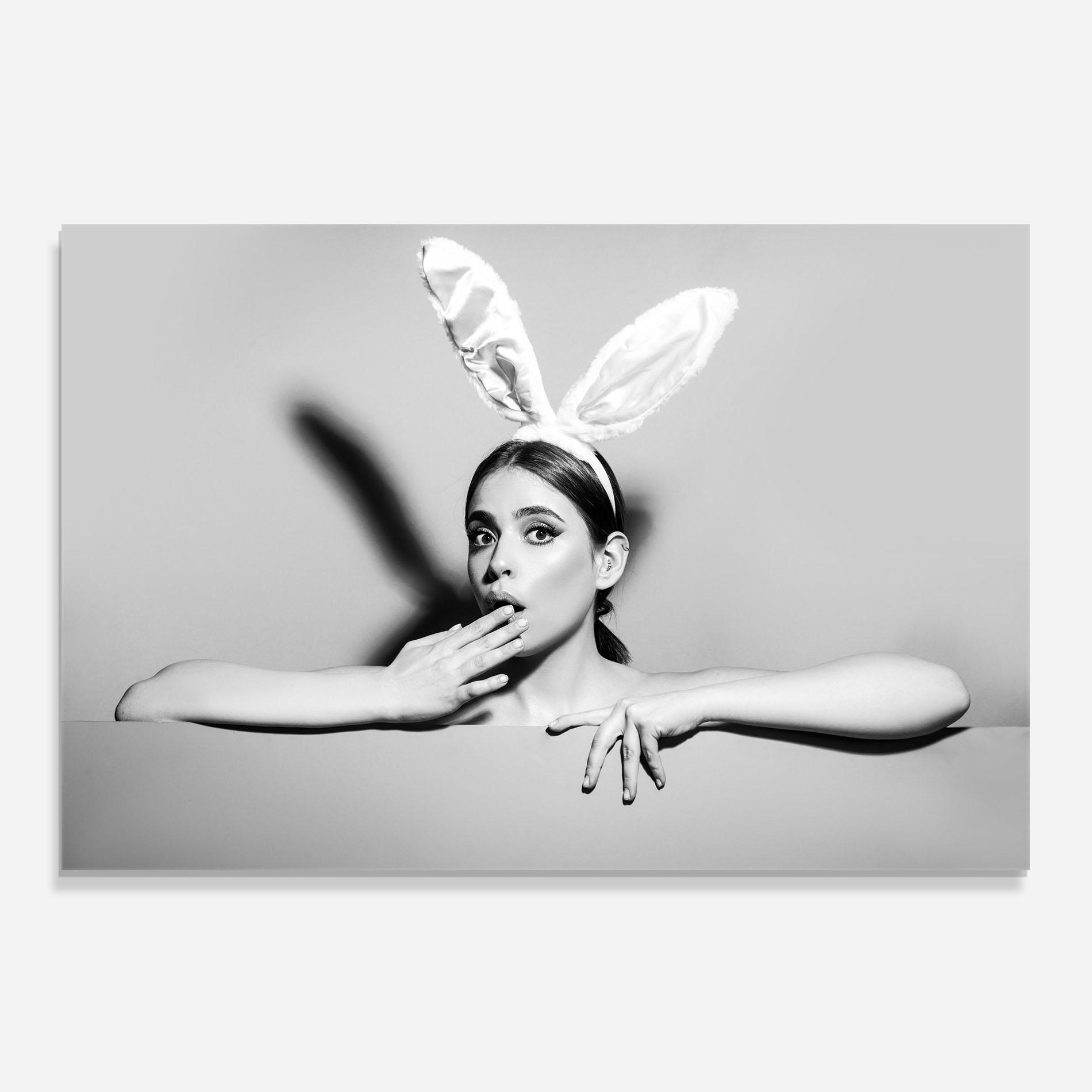 Panel Szklany do Kuchni Bunny Ears Peeking mockup 0