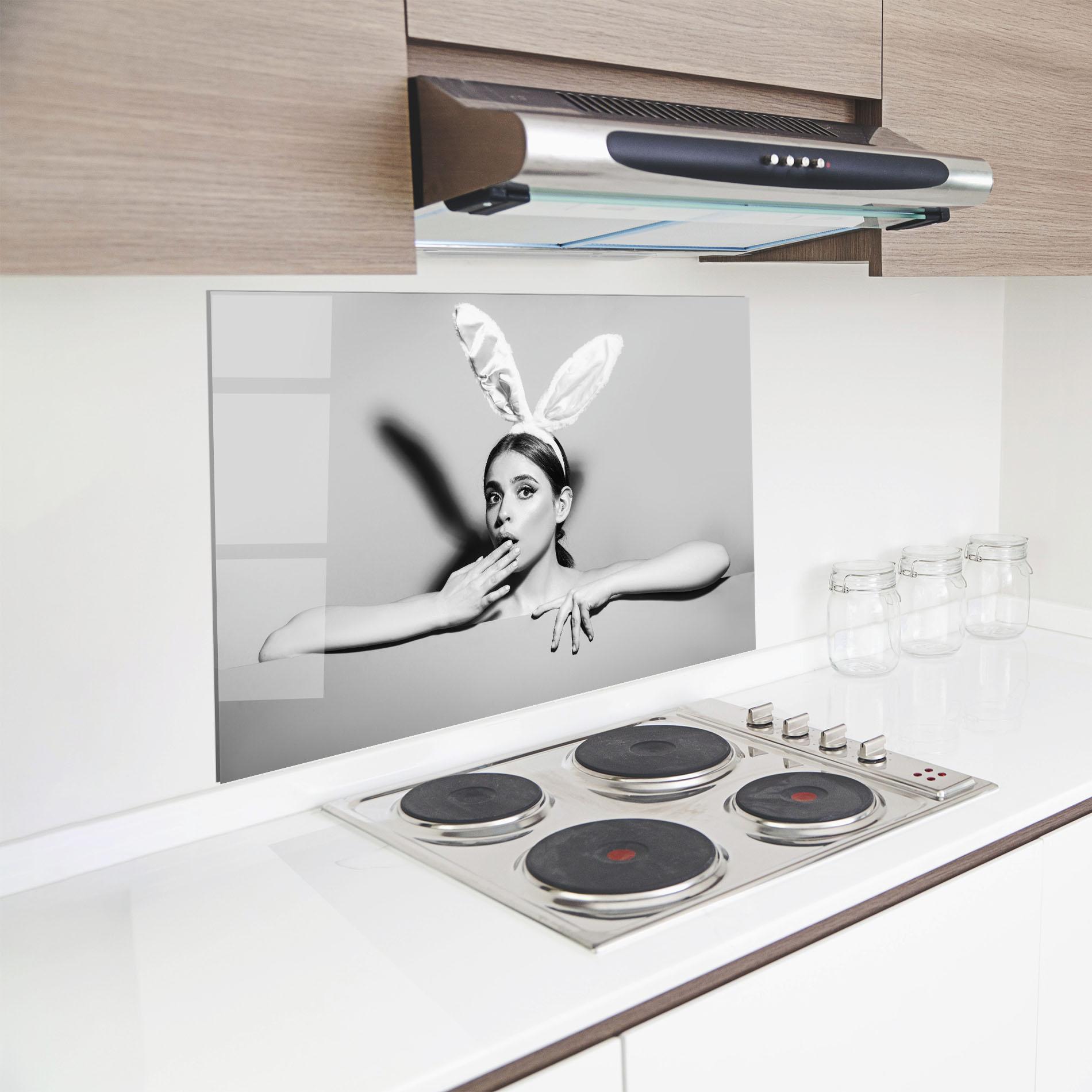 Panel Szklany do Kuchni Bunny Ears Peeking mockup 8