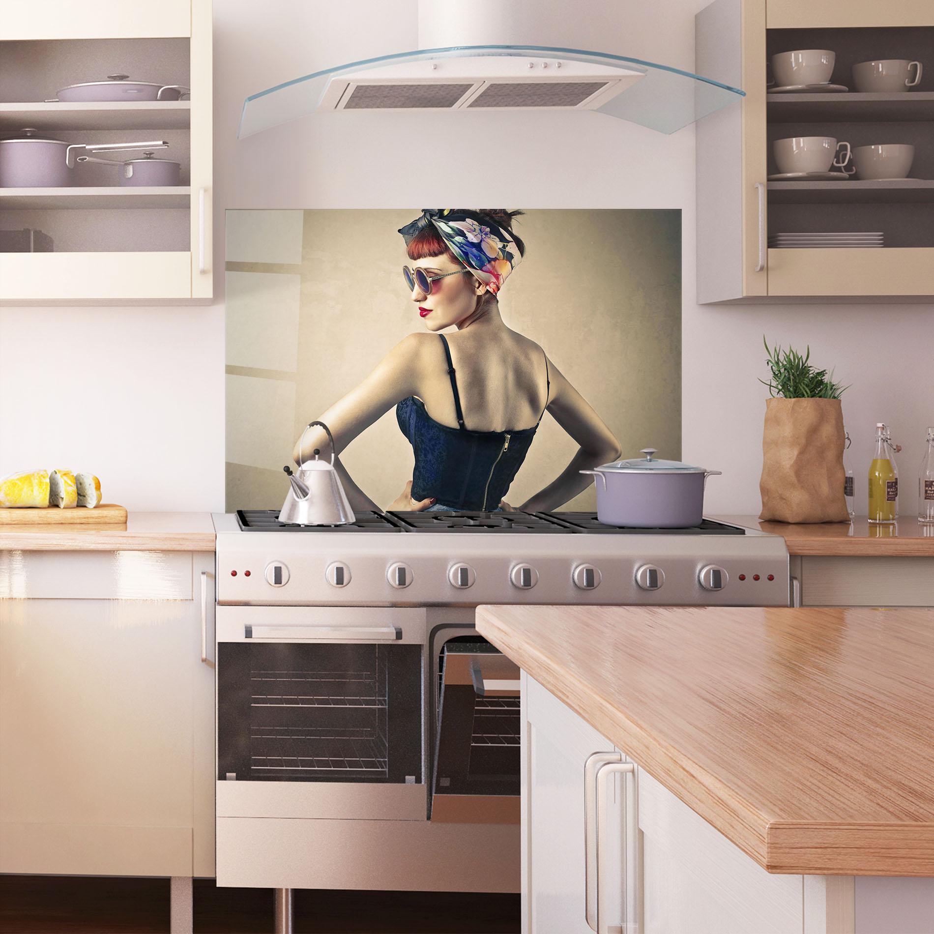 Panel Szklany do Kuchni Pin Up Girl mockup 1