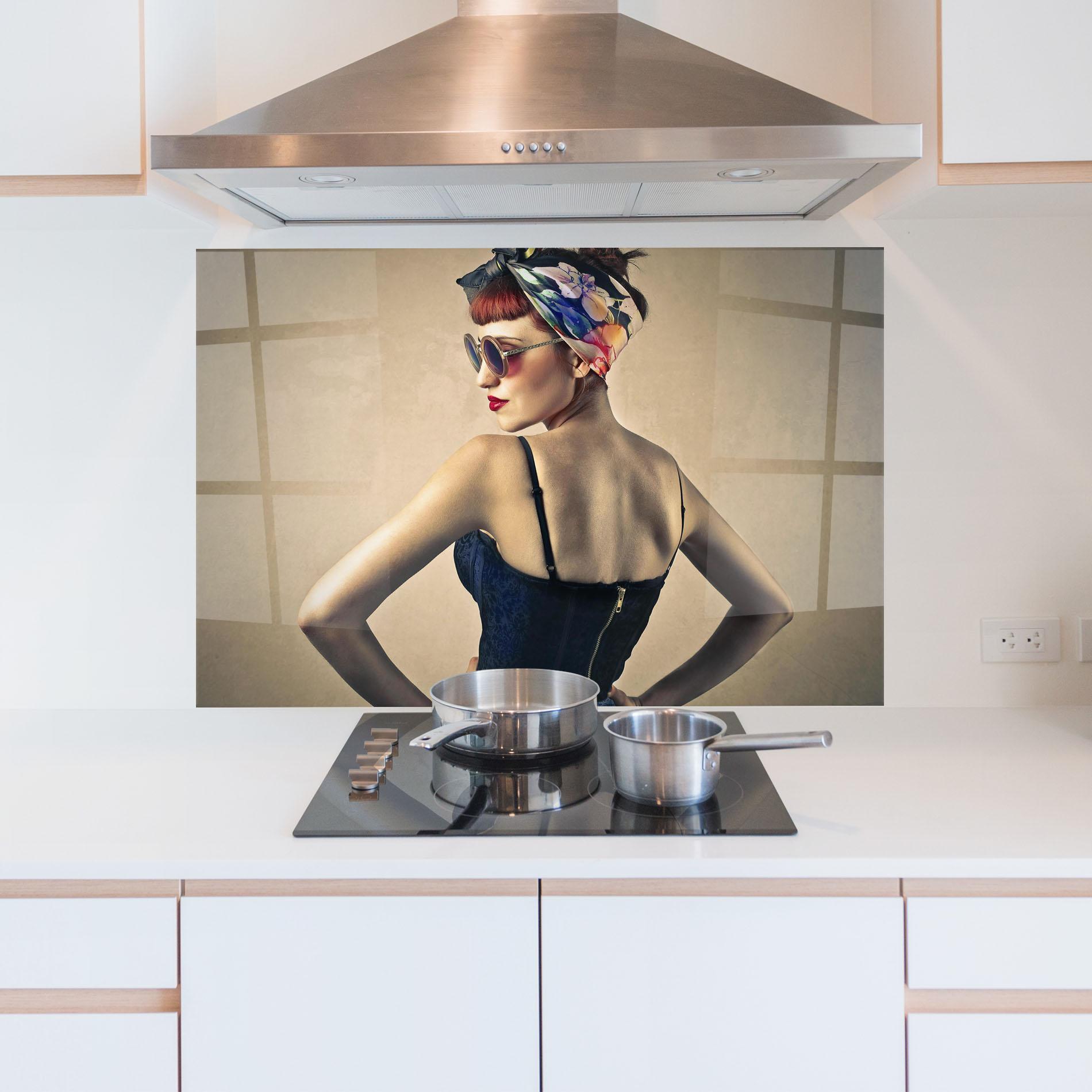 Panel Szklany do Kuchni Pin Up Girl mockup 5