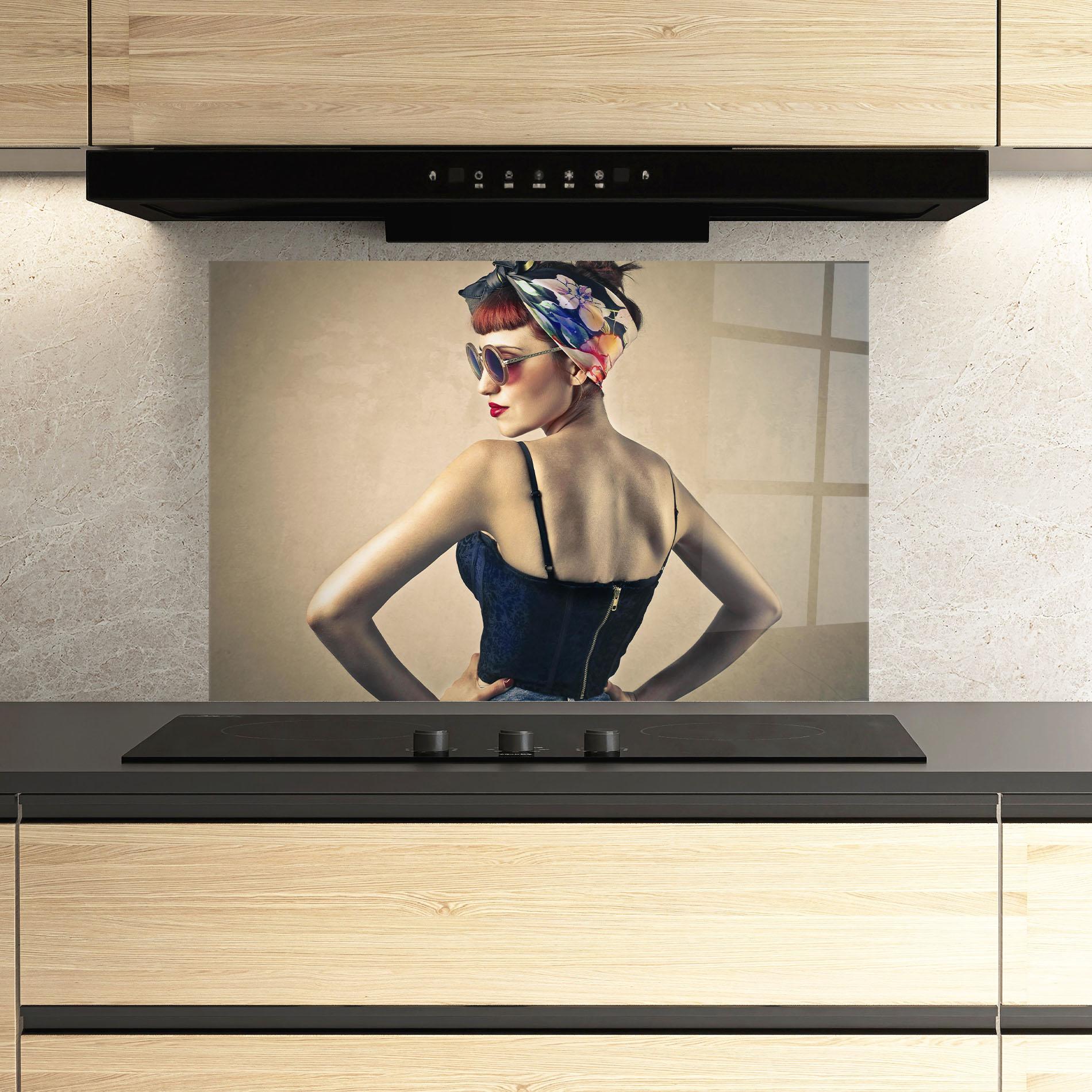 Panel Szklany do Kuchni Pin Up Girl mockup 3