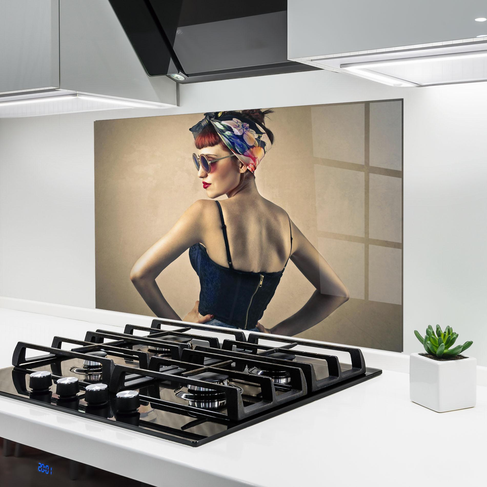 Panel Szklany do Kuchni Pin Up Girl mockup 6
