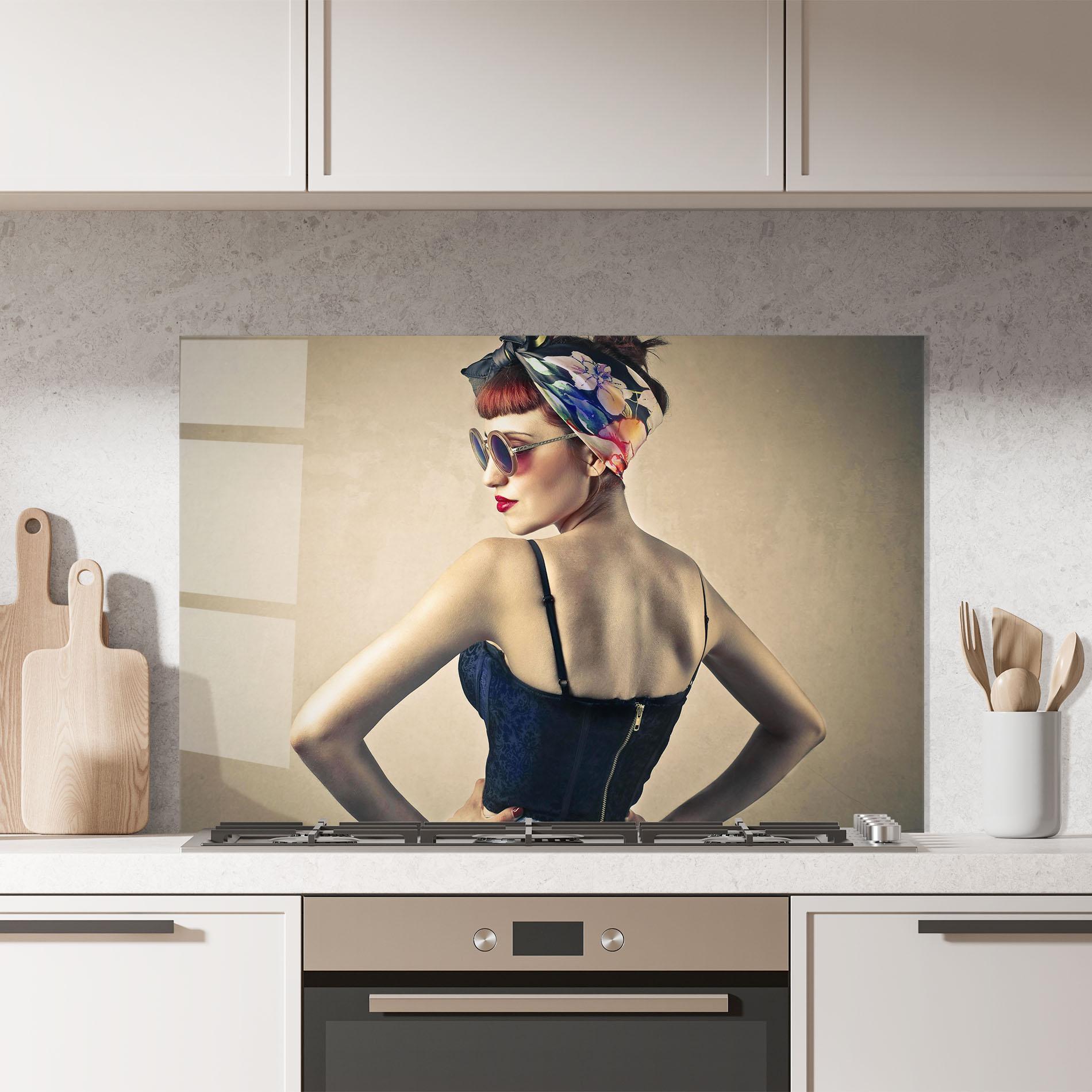 Panel Szklany do Kuchni Pin Up Girl mockup 7