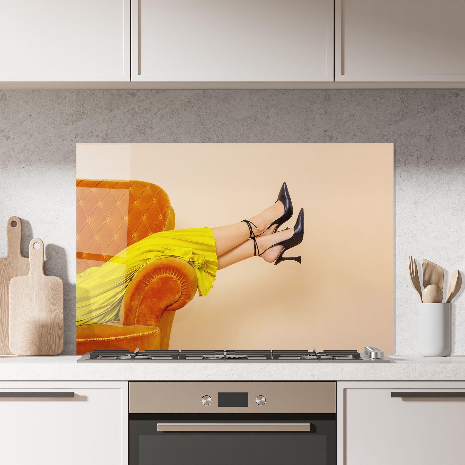 Panel Szklany do Kuchni Black Heals On Cream mockup 7