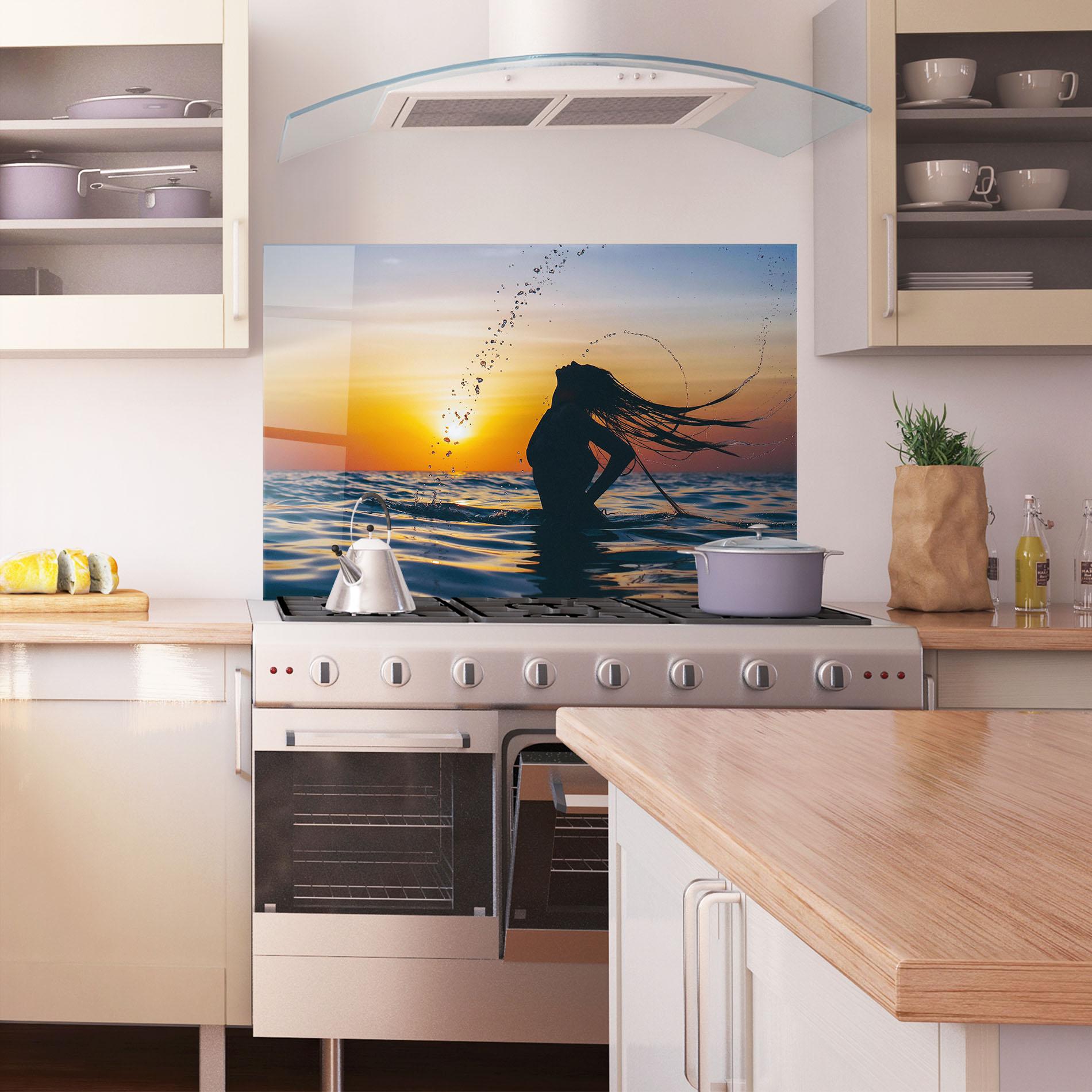 Panel Szklany do Kuchni Ocean Woman Shilouette mockup 1