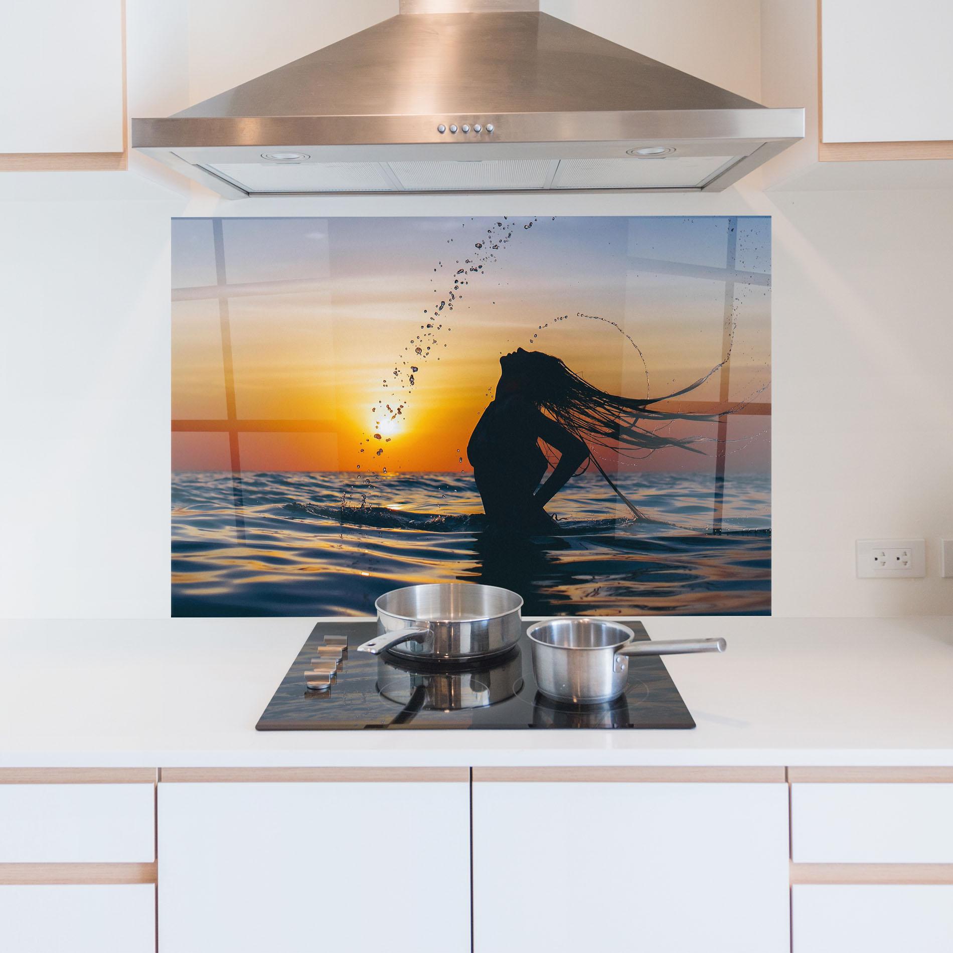 Panel Szklany do Kuchni Ocean Woman Shilouette mockup 5