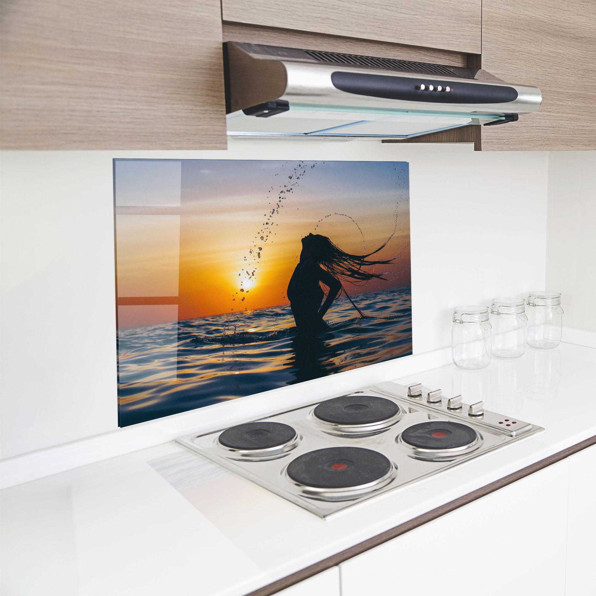 Panel Szklany do Kuchni Ocean Woman Shilouette mockup 8