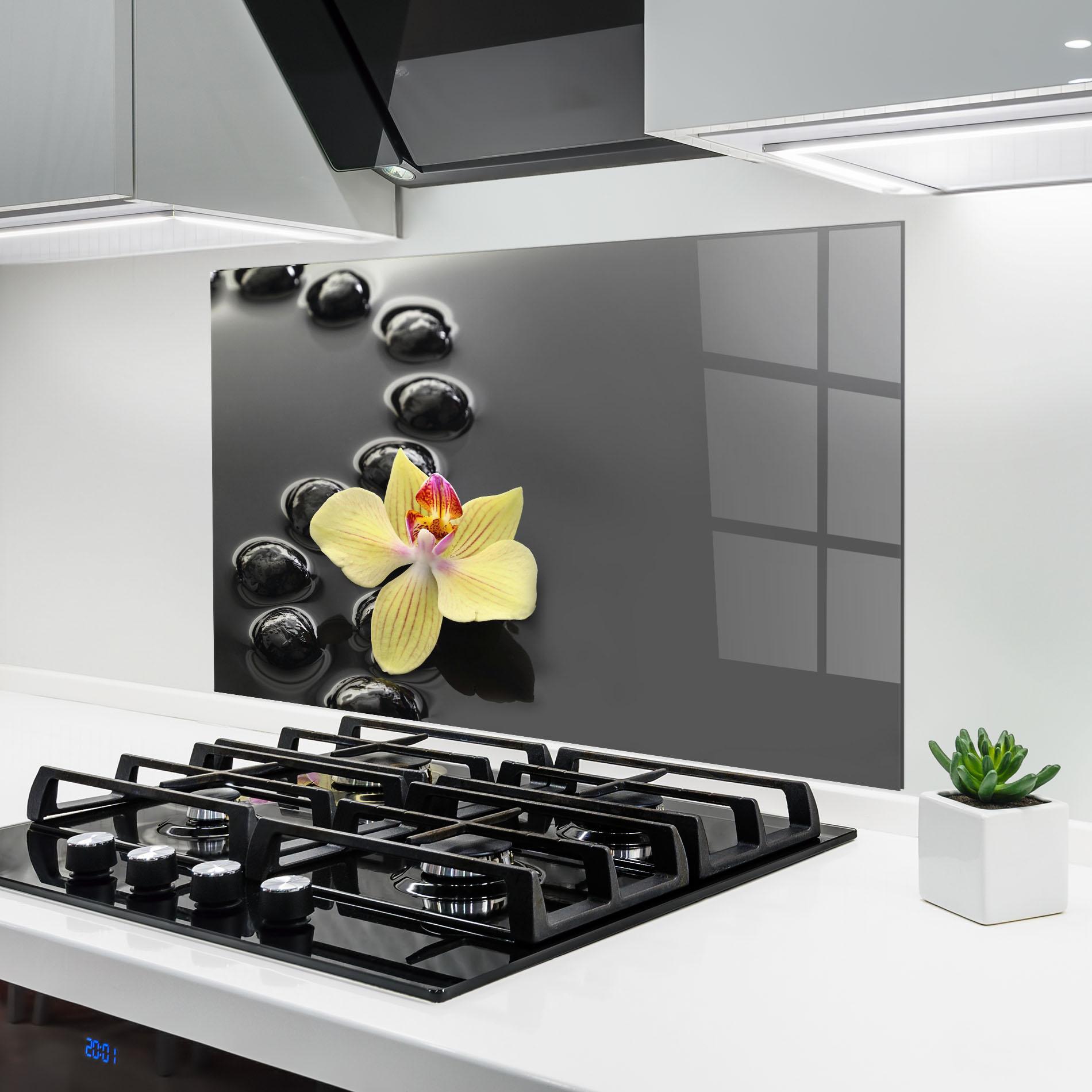 Panel Szklany do Kuchni Orchid In Water mockup 6