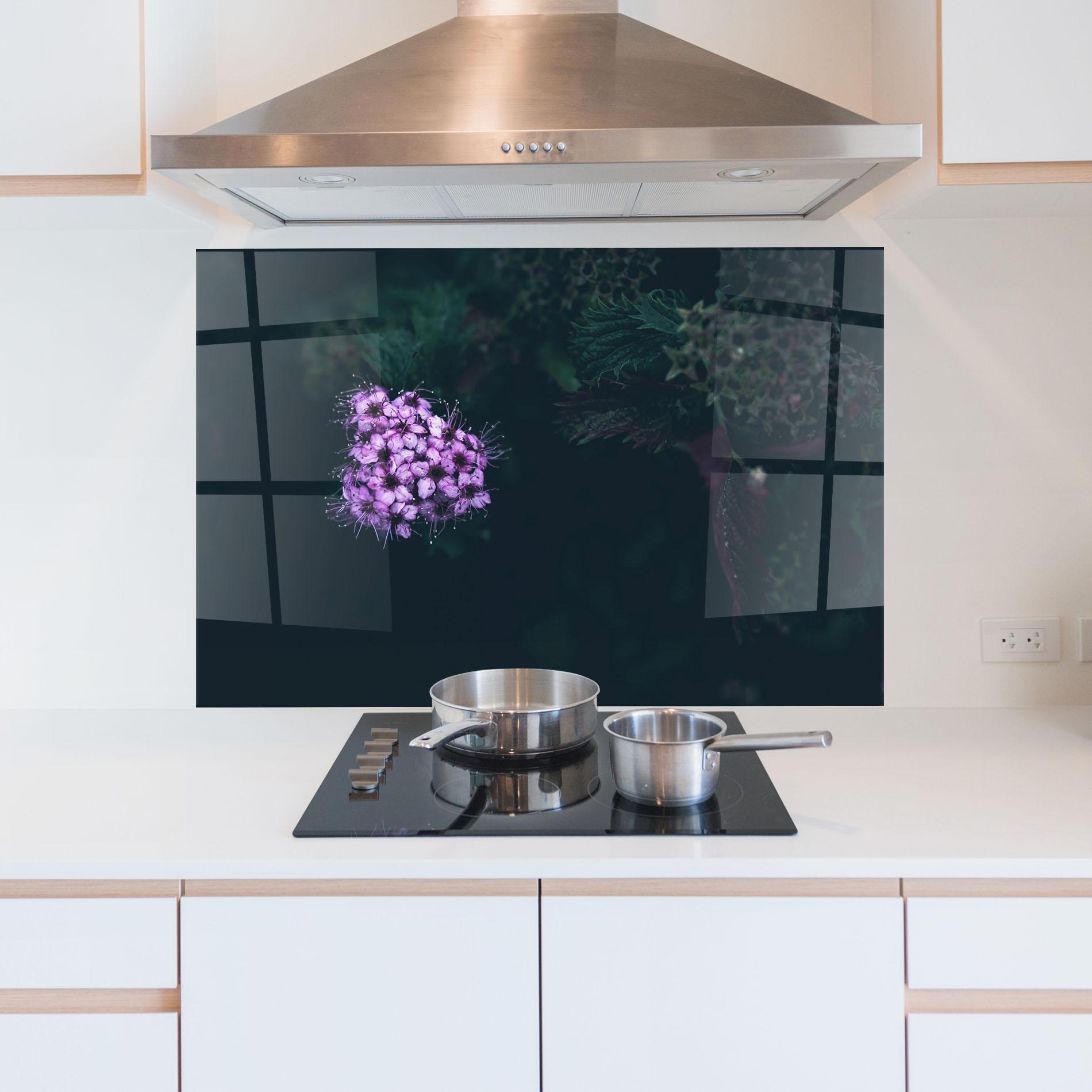 Panel Szklany do Kuchni Dark Purple Flower mockup 5