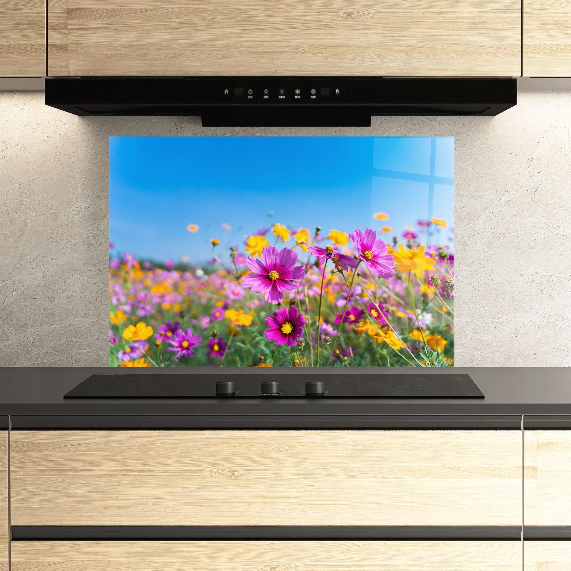 Panel Szklany do Kuchni Cosmos Flowers Grassland mockup 3