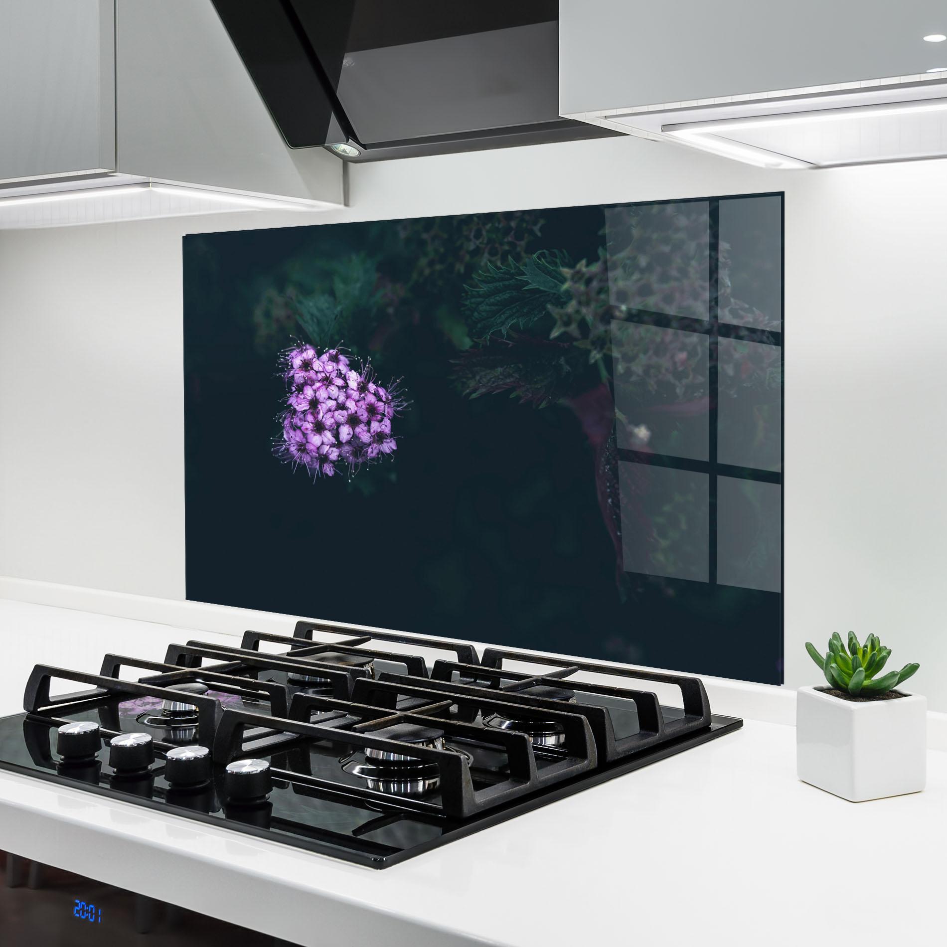 Panel Szklany do Kuchni Dark Purple Flower mockup 6