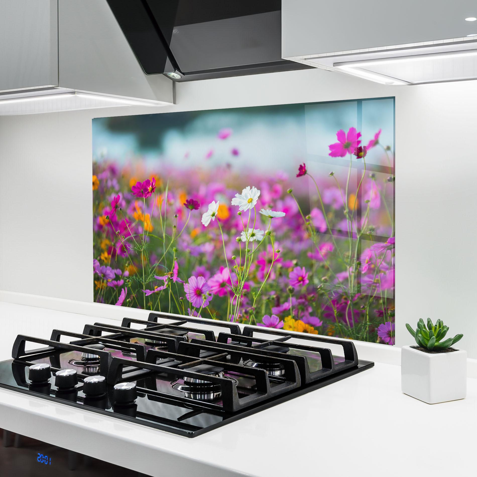Panel Szklany do Kuchni Flower Grassland mockup 6
