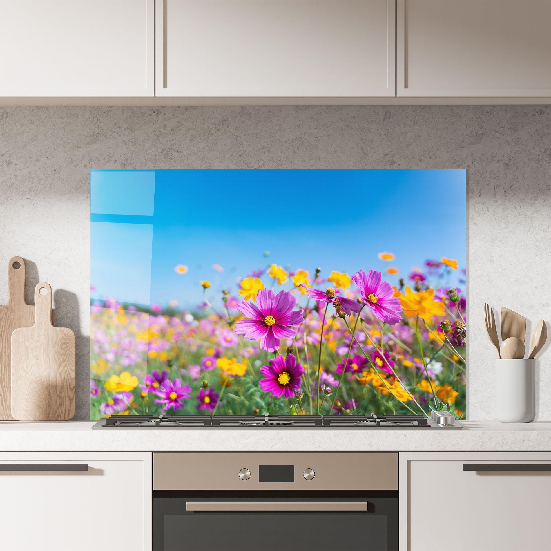 Panel Szklany do Kuchni Cosmos Flowers Grassland mockup 7