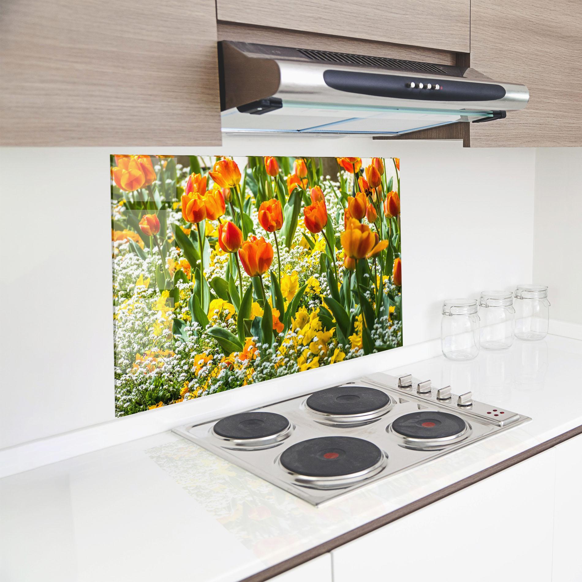 Panel Szklany do Kuchni Colorful Tulips Garden mockup 8