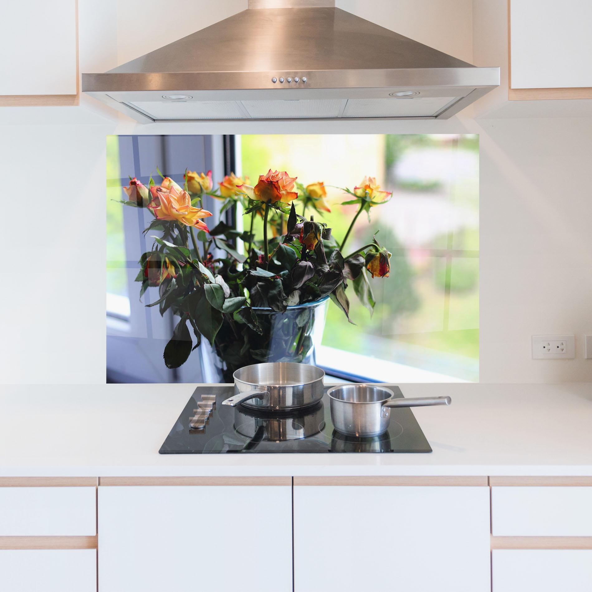 Panel Szklany do Kuchni Red Yellow Rose Vase mockup 5