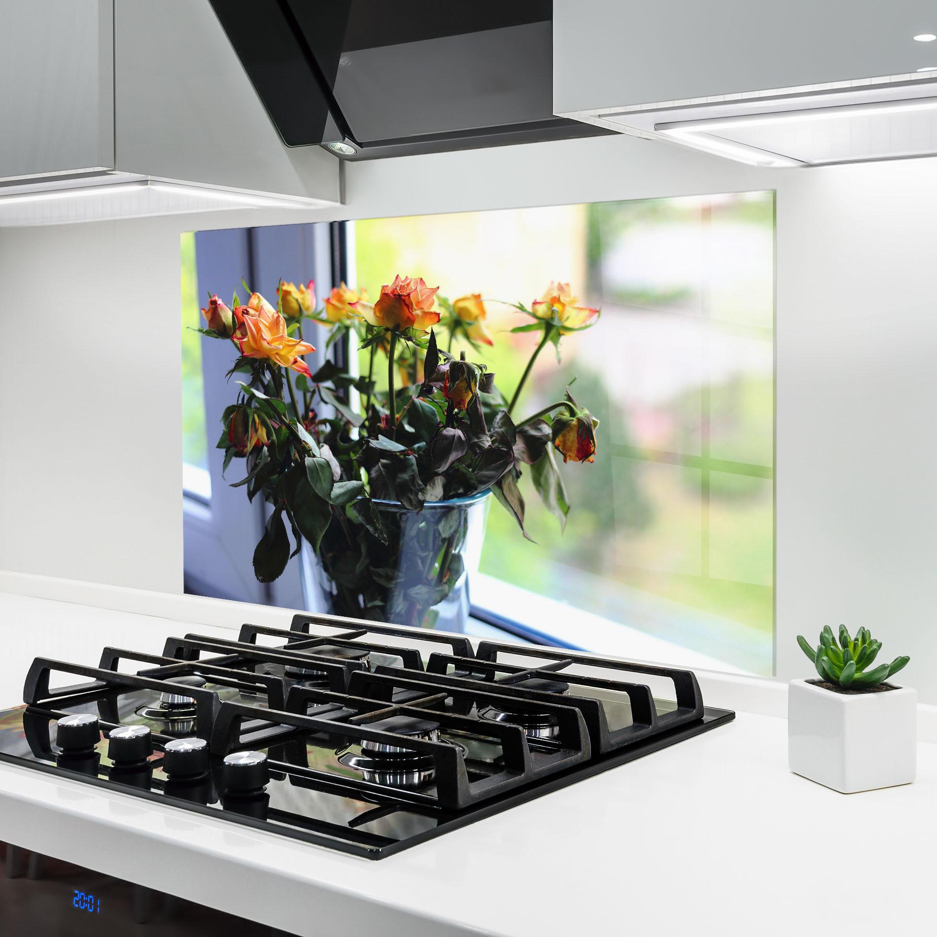 Panel Szklany do Kuchni Red Yellow Rose Vase mockup 6