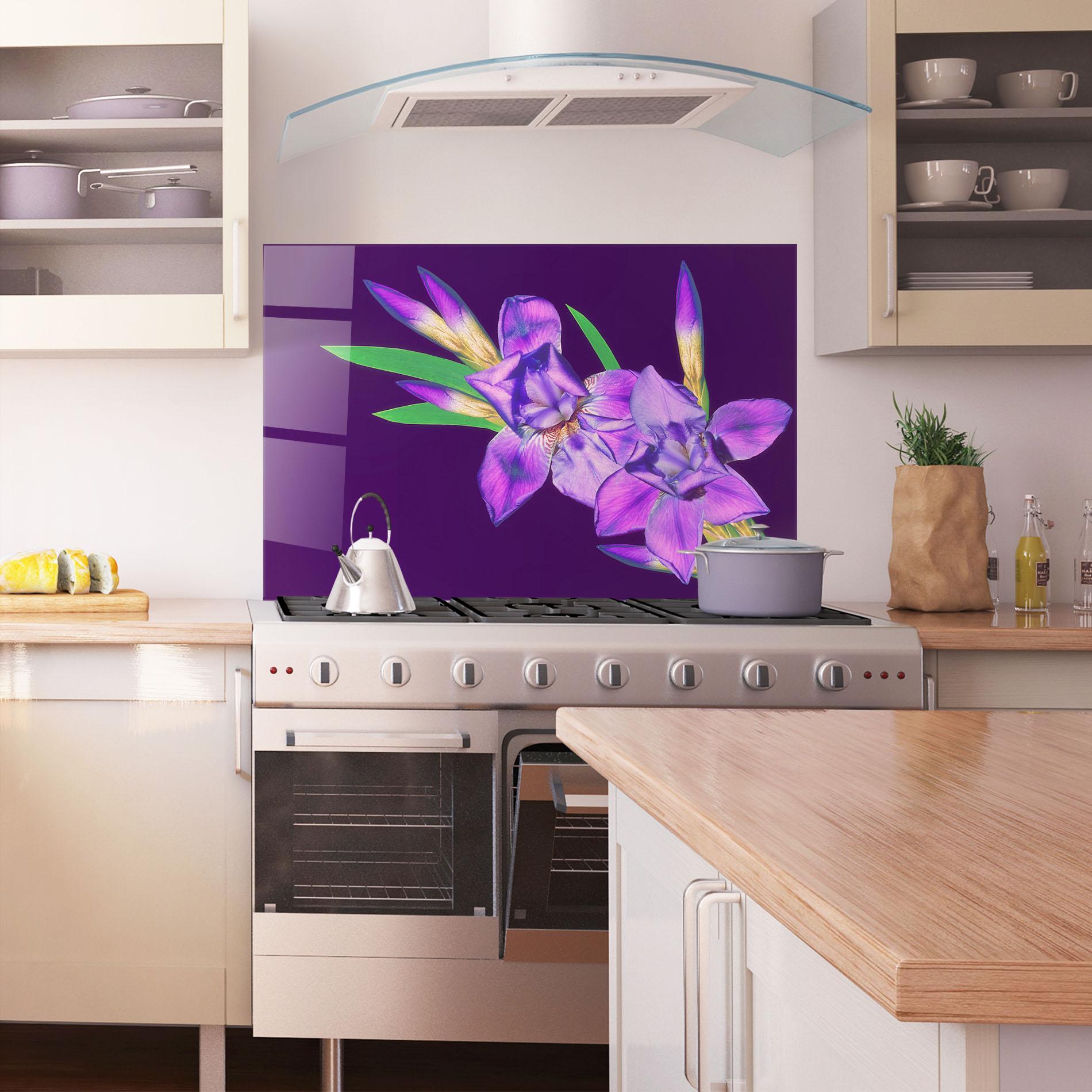 Panel Szklany do Kuchni Iris On Purple mockup 1