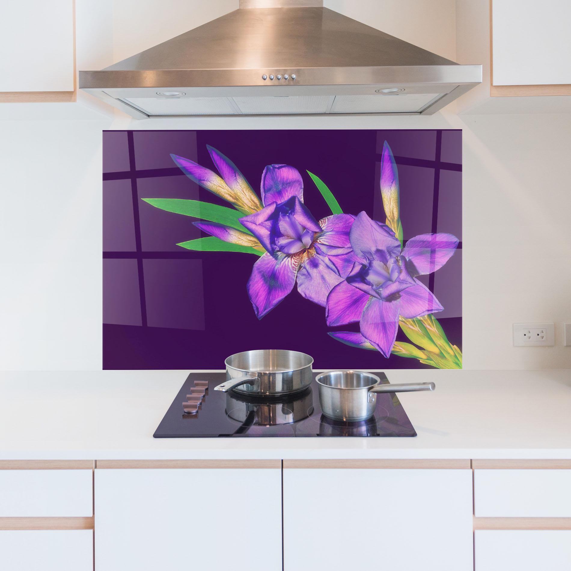 Panel Szklany do Kuchni Iris On Purple mockup 5