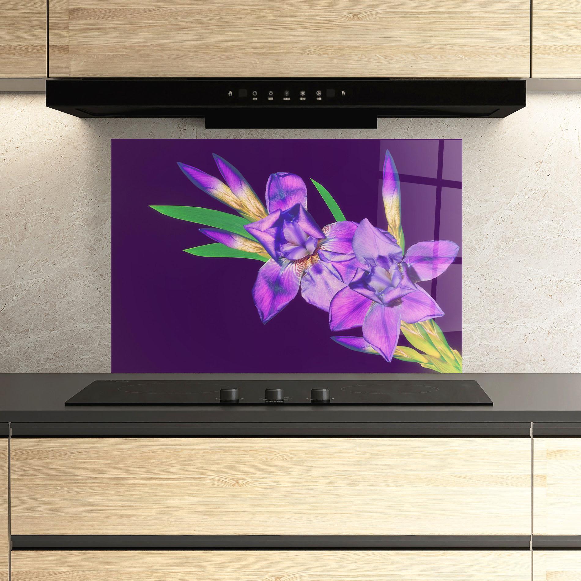Panel Szklany do Kuchni Iris On Purple mockup 3