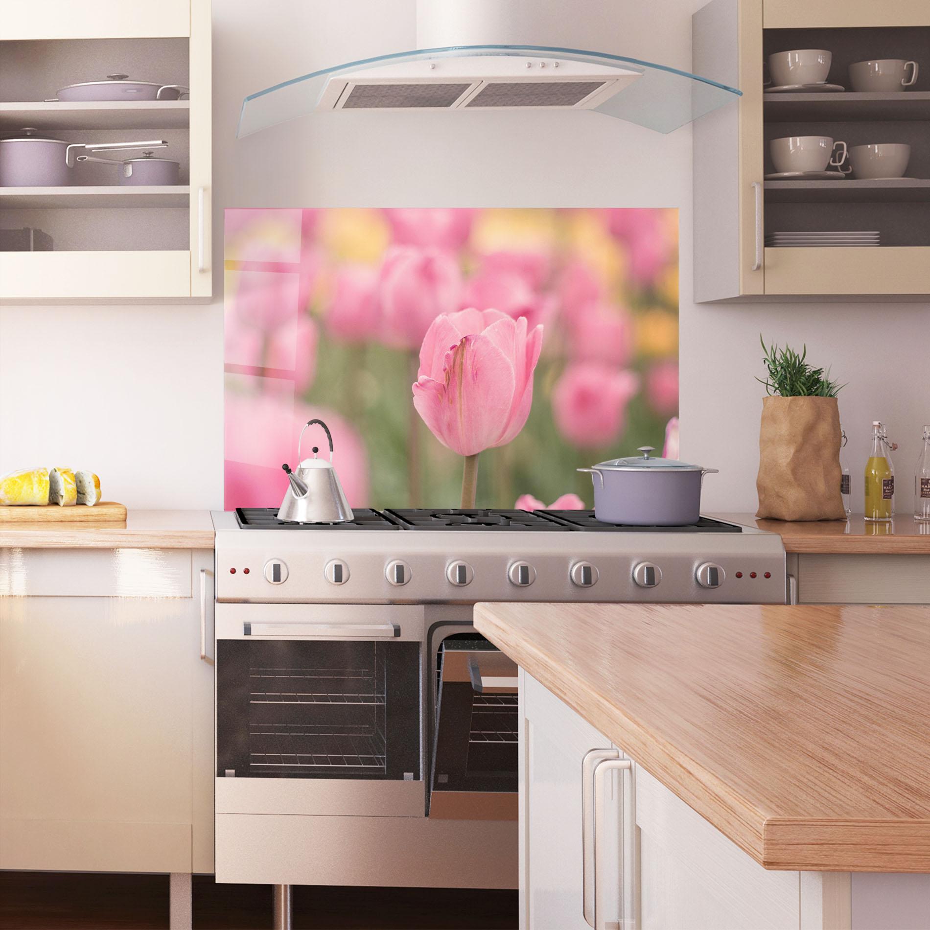 Panel Szklany do Kuchni Pastel Tulips In Garden mockup 1