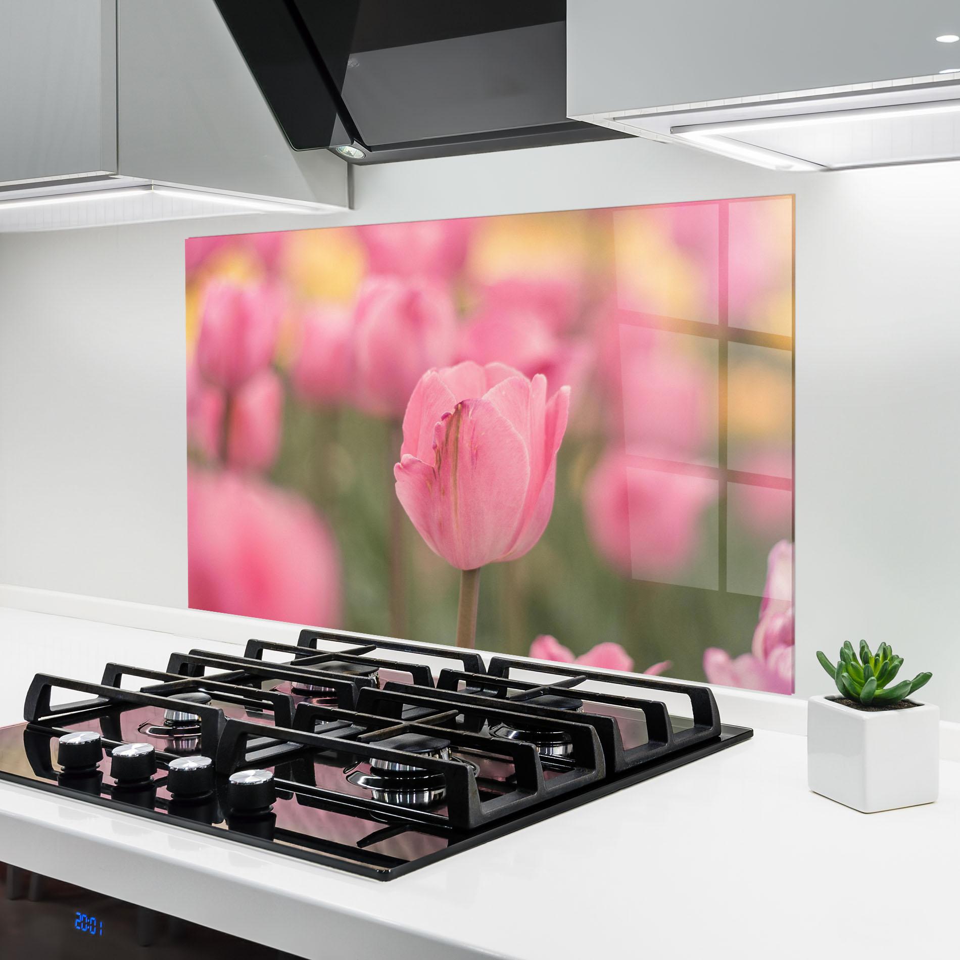 Panel Szklany do Kuchni Pastel Tulips In Garden mockup 6
