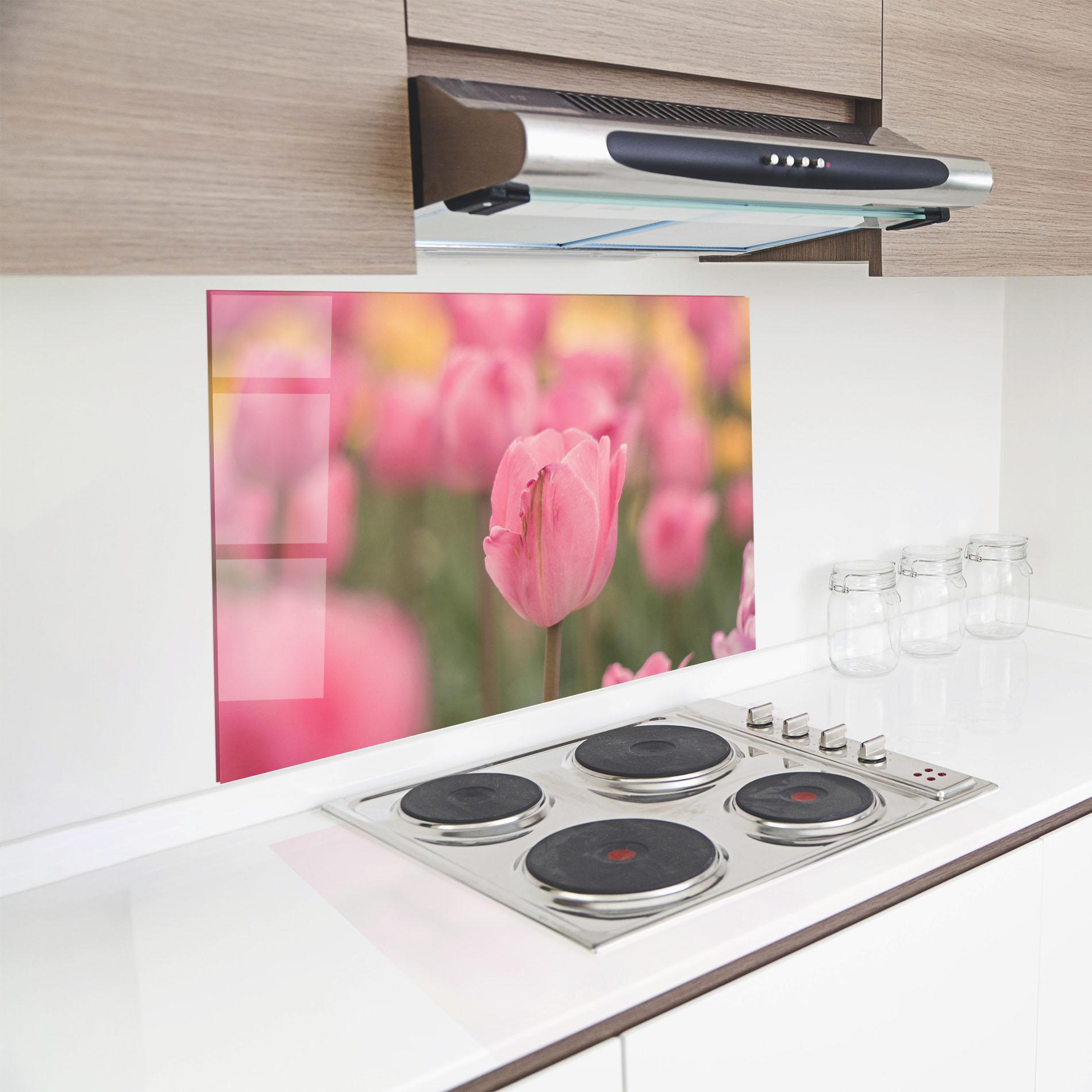 Panel Szklany do Kuchni Pastel Tulips In Garden mockup 8