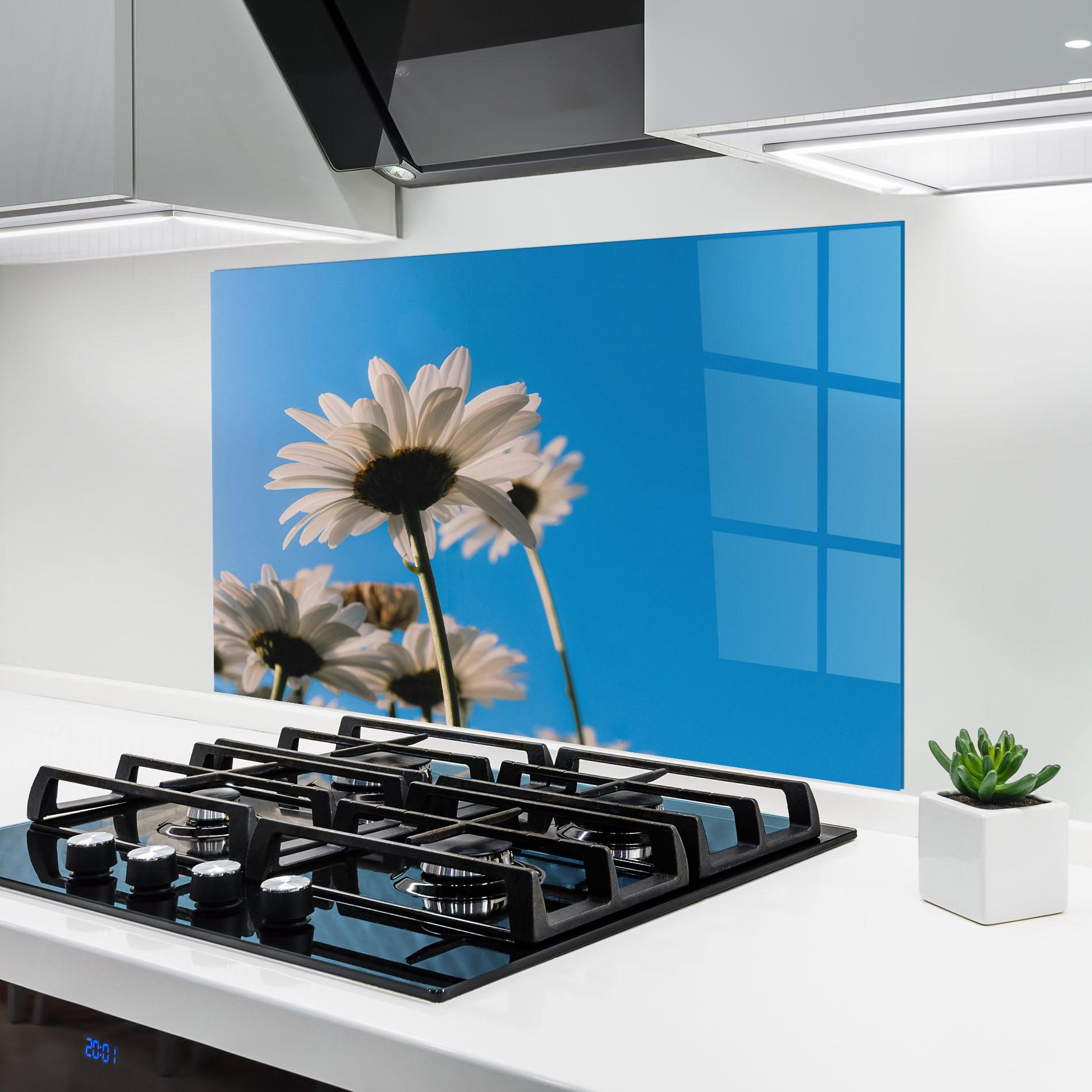 Panel Szklany do Kuchni Blue Sky Daisy mockup 6