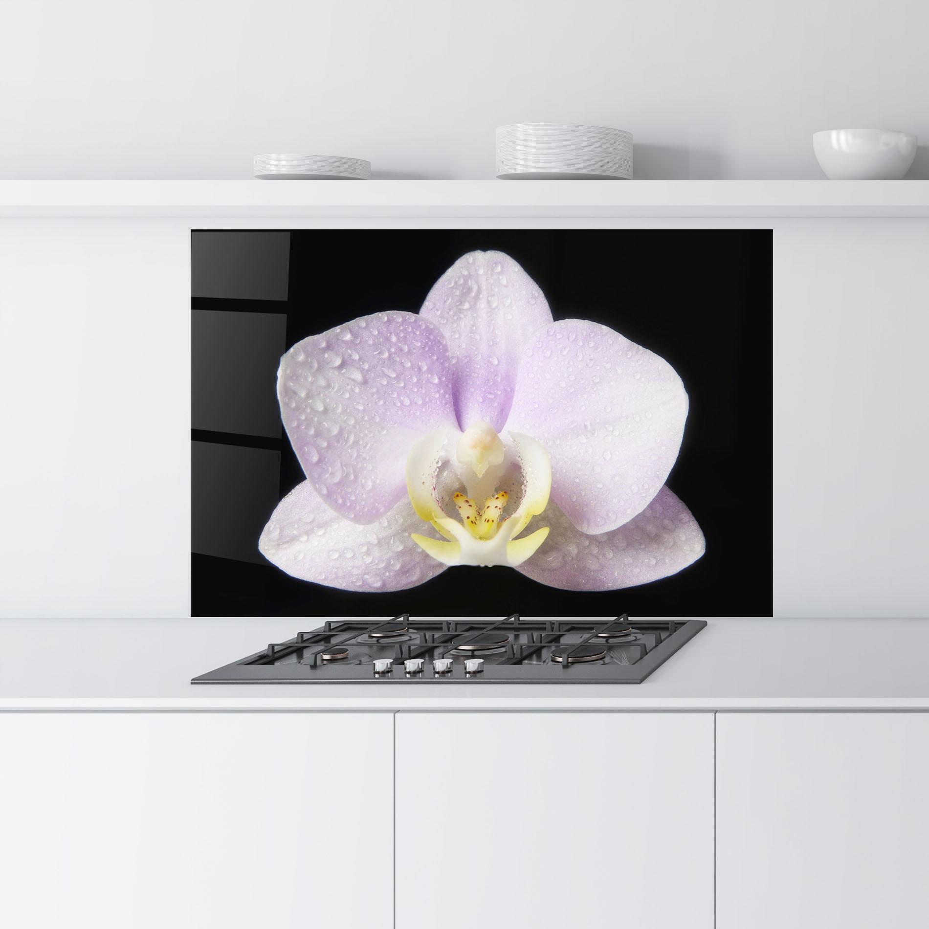 Panel Szklany do Kuchni Light Purple Orchid After Rain mockup 9