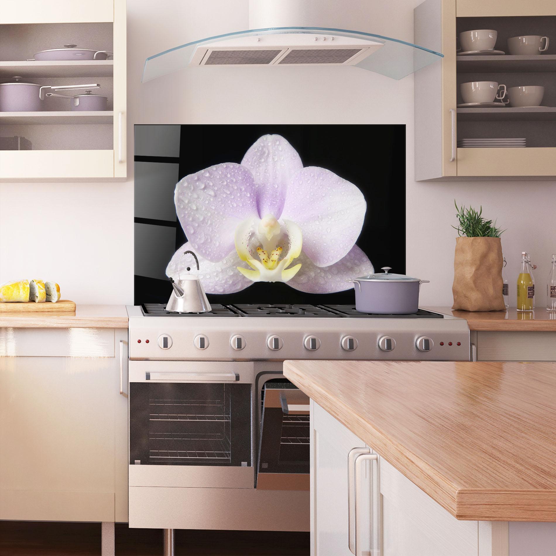 Panel Szklany do Kuchni Light Purple Orchid After Rain mockup 1