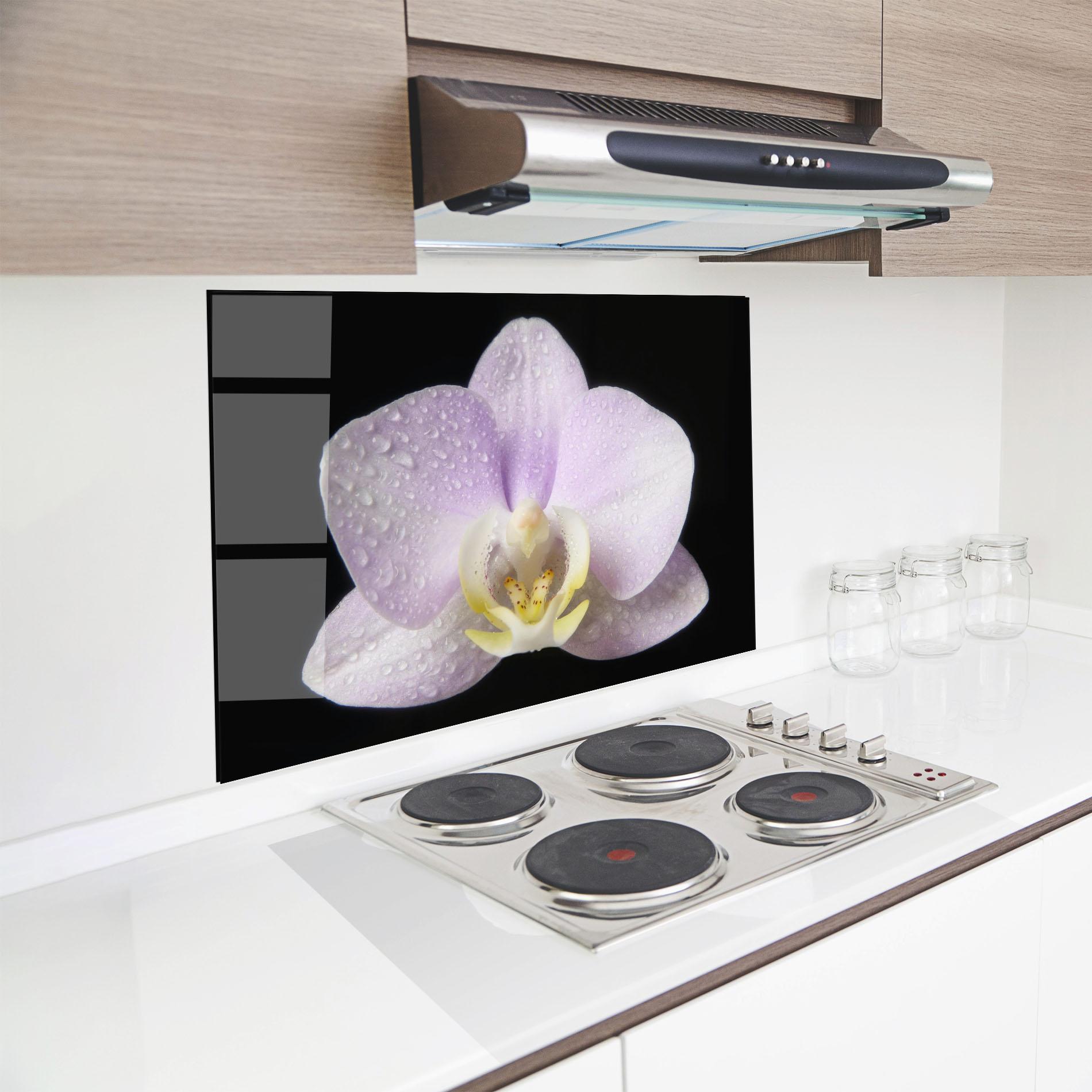 Panel Szklany do Kuchni Light Purple Orchid After Rain mockup 8
