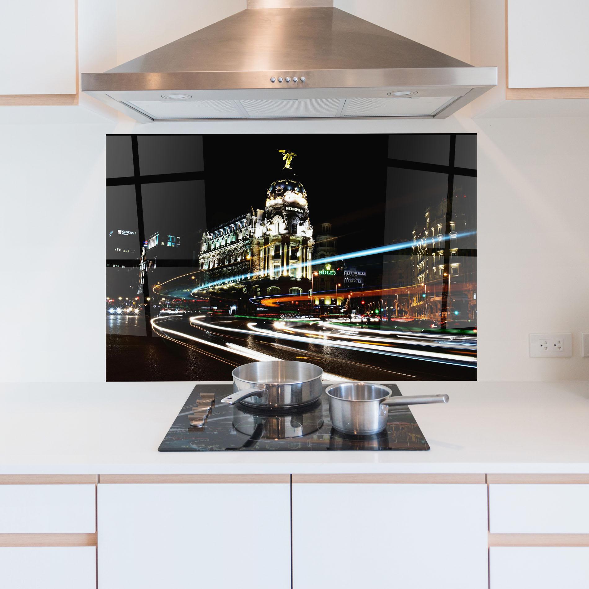 Panel Szklany do Kuchni Madrid At Night mockup 5