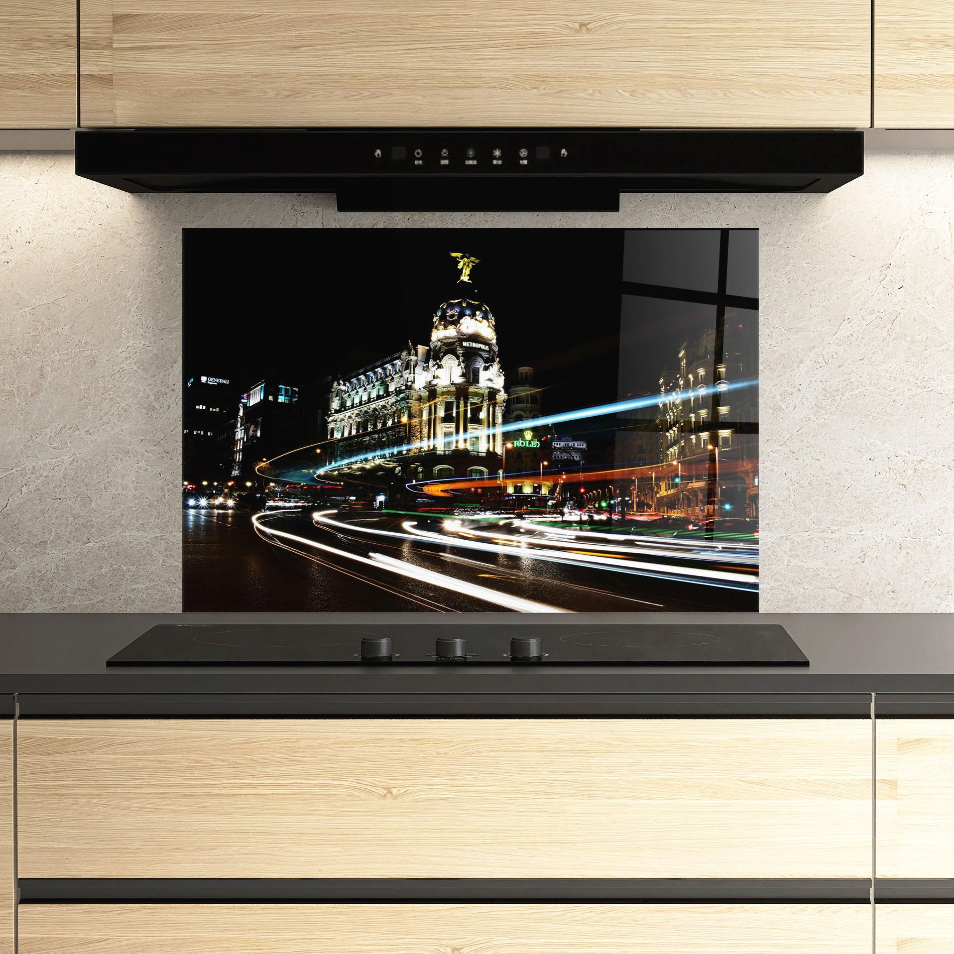 Panel Szklany do Kuchni Madrid At Night mockup 3