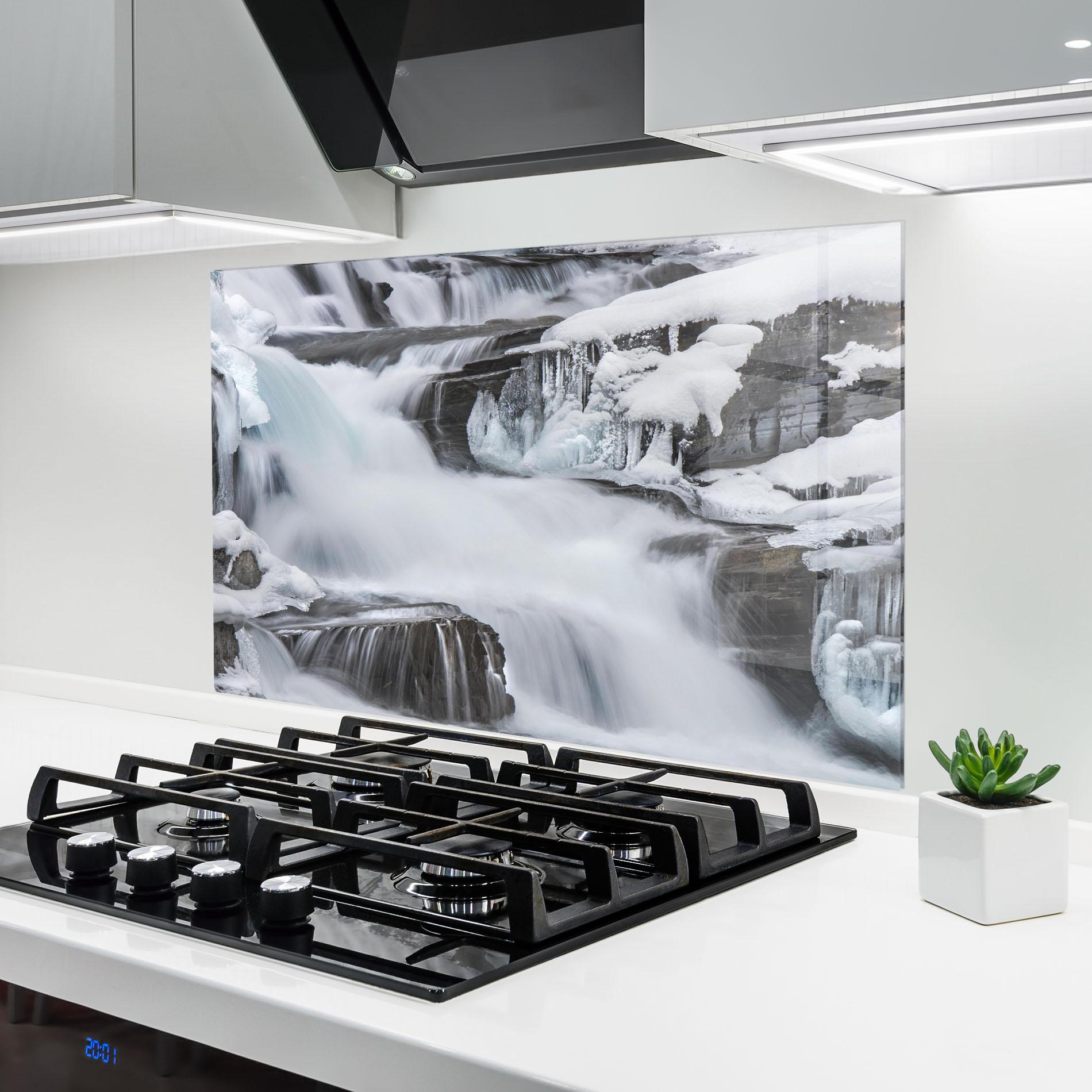 Panel Szklany do Kuchni Majestic Winter Waterfall mockup 6
