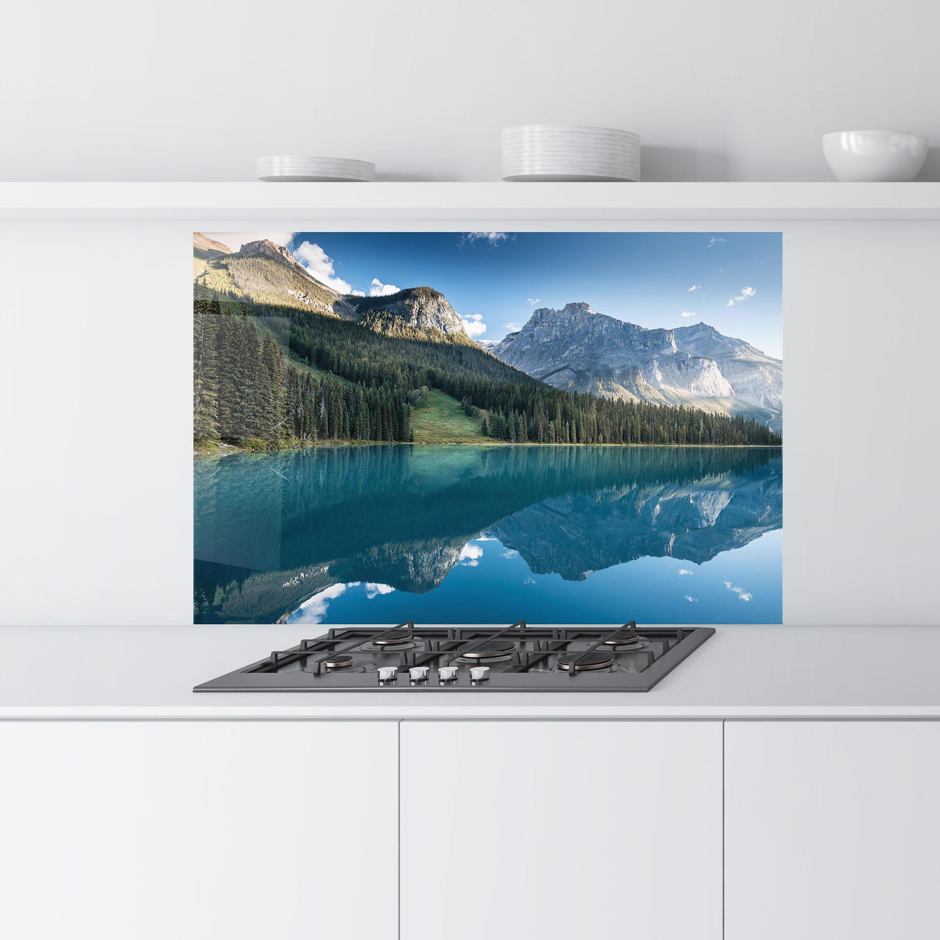 Panel Szklany do Kuchni Beautiful Emerald Lake mockup 9