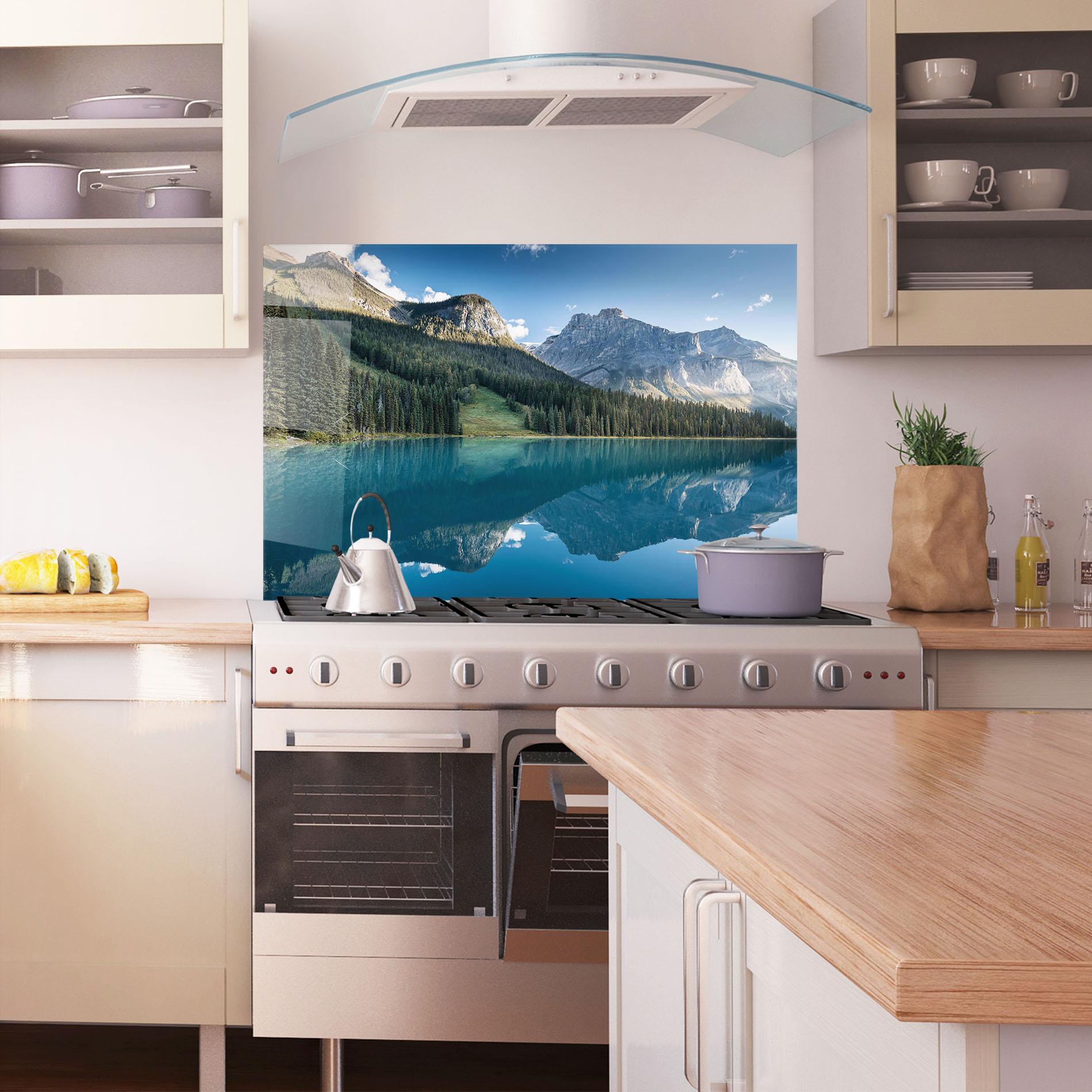 Panel Szklany do Kuchni Beautiful Emerald Lake mockup 1