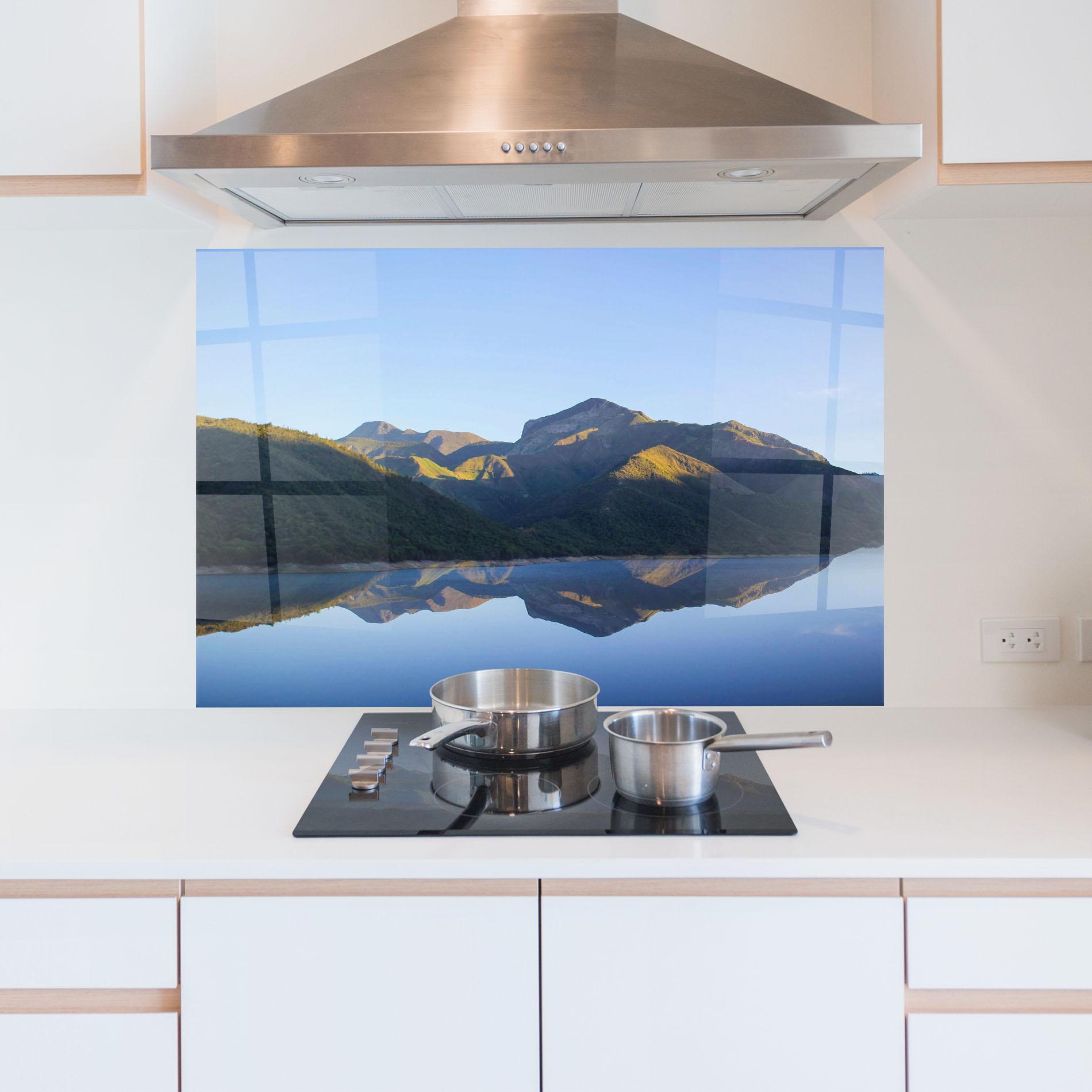 Panel Szklany do Kuchni Blue Nice Lake mockup 5